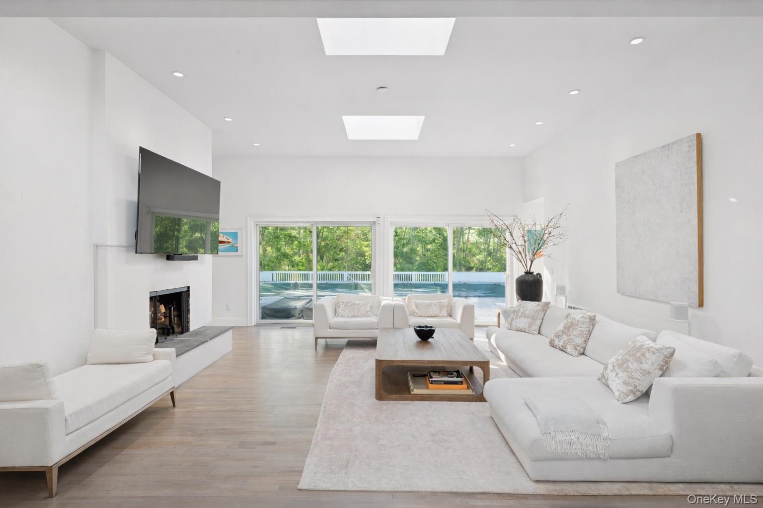 #2 photo, 3 Southwood Lane, Quogue , NY 11959