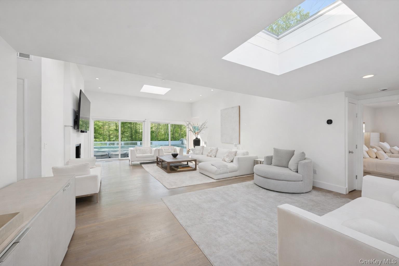 #3 photo, 3 Southwood Lane, Quogue , NY 11959