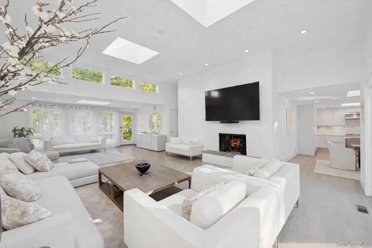 #4 photo, 3 Southwood Lane, Quogue , NY 11959