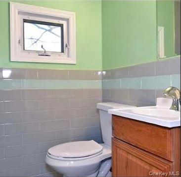 #5 photo, 102 Applegate Drive, Central Islip , NY 11722