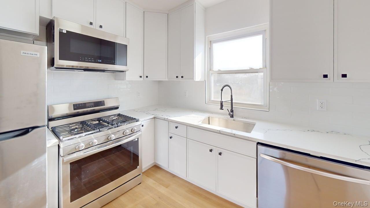 #5 photo, 472 Beach 43rd Street, Far Rockaway , NY 11691