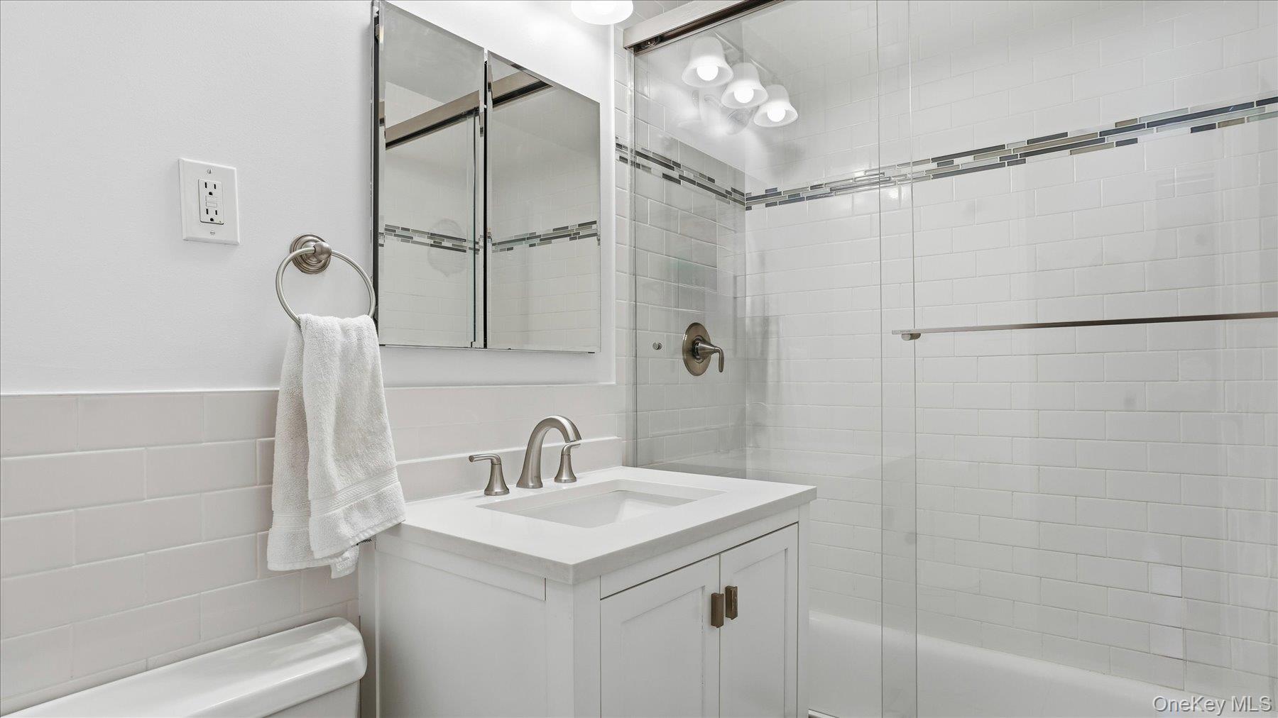 #10 photo, 10 Lenox Road, Rockville Centre , NY 11570