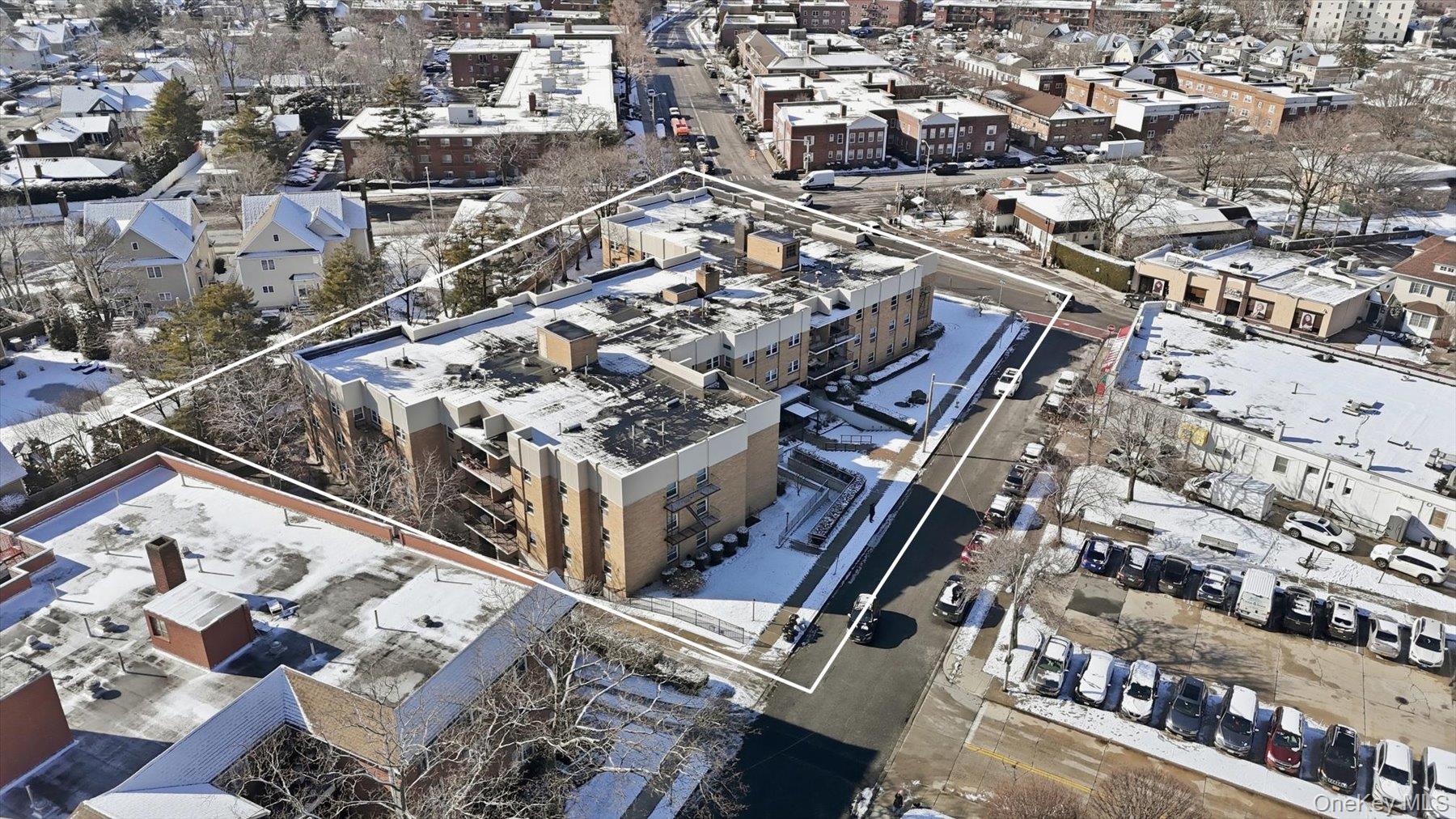 #19 photo, 10 Lenox Road, Rockville Centre , NY 11570