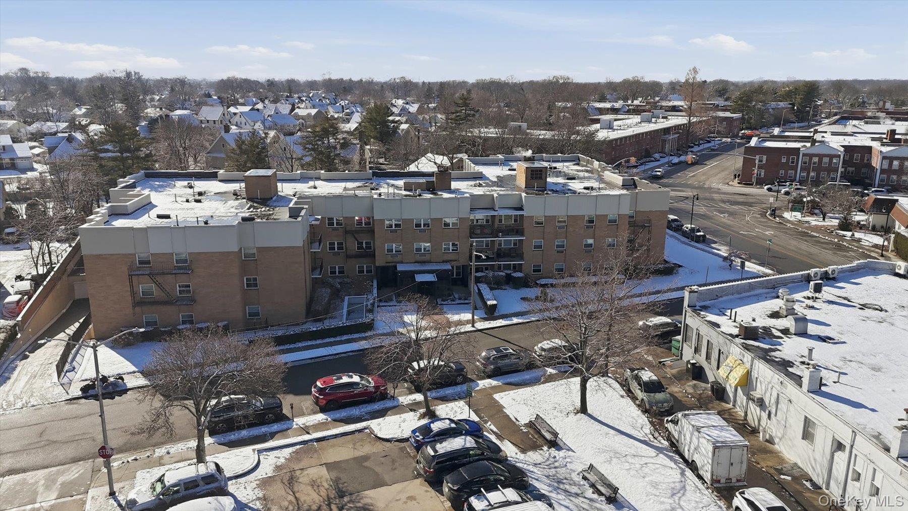 #20 photo, 10 Lenox Road, Rockville Centre , NY 11570