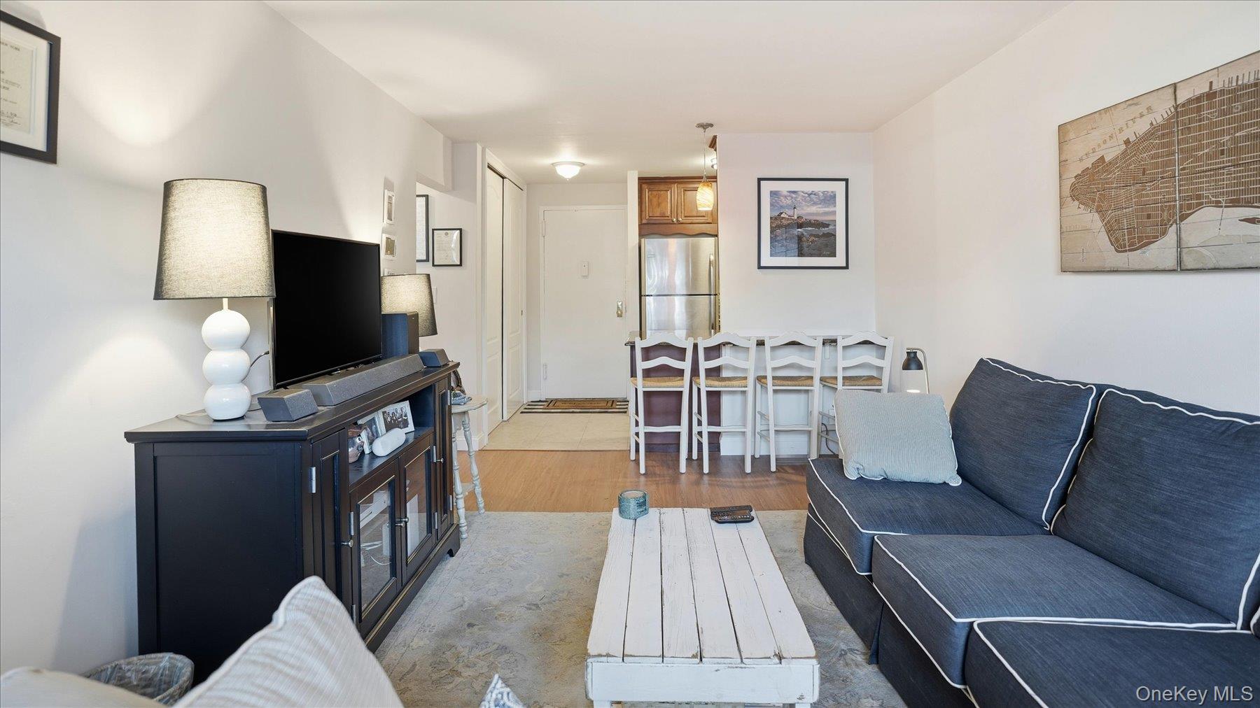 #5 photo, 10 Lenox Road, Rockville Centre , NY 11570