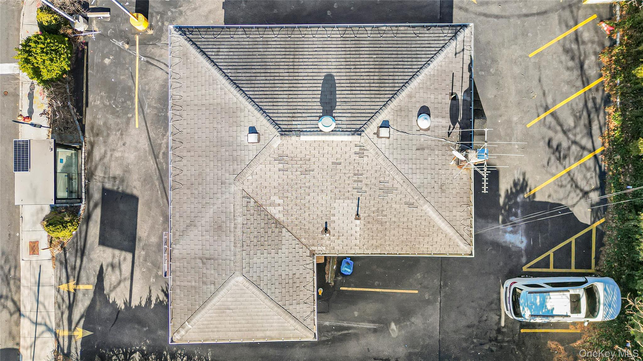 #3 photo, 2132 Central Park Avenue, 뉴욕주 Yonkers , NY 10710