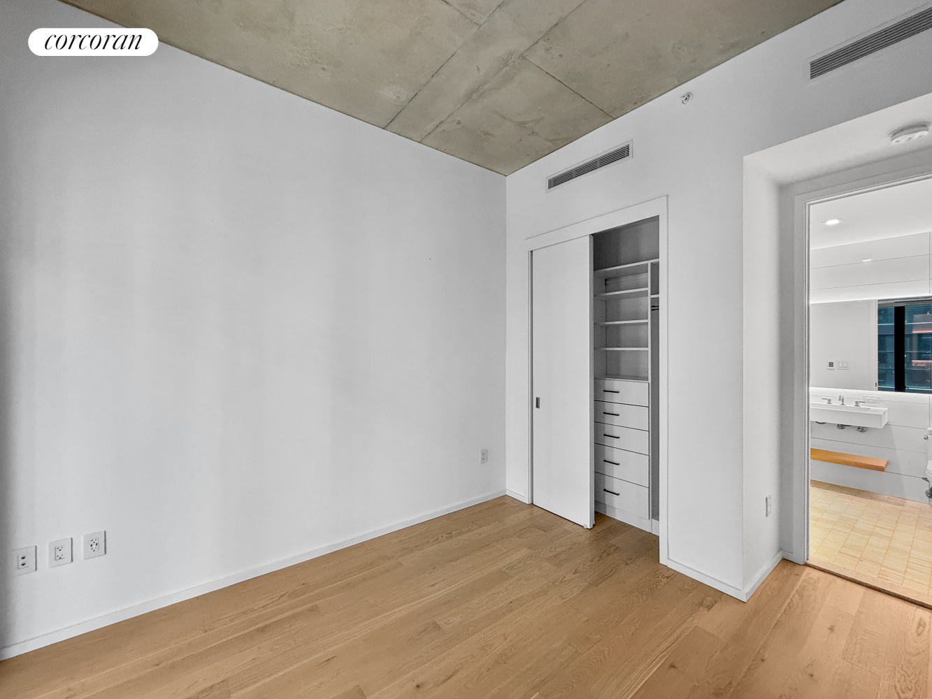 #9 photo, Brooklyn, DUMBO , NY 11201