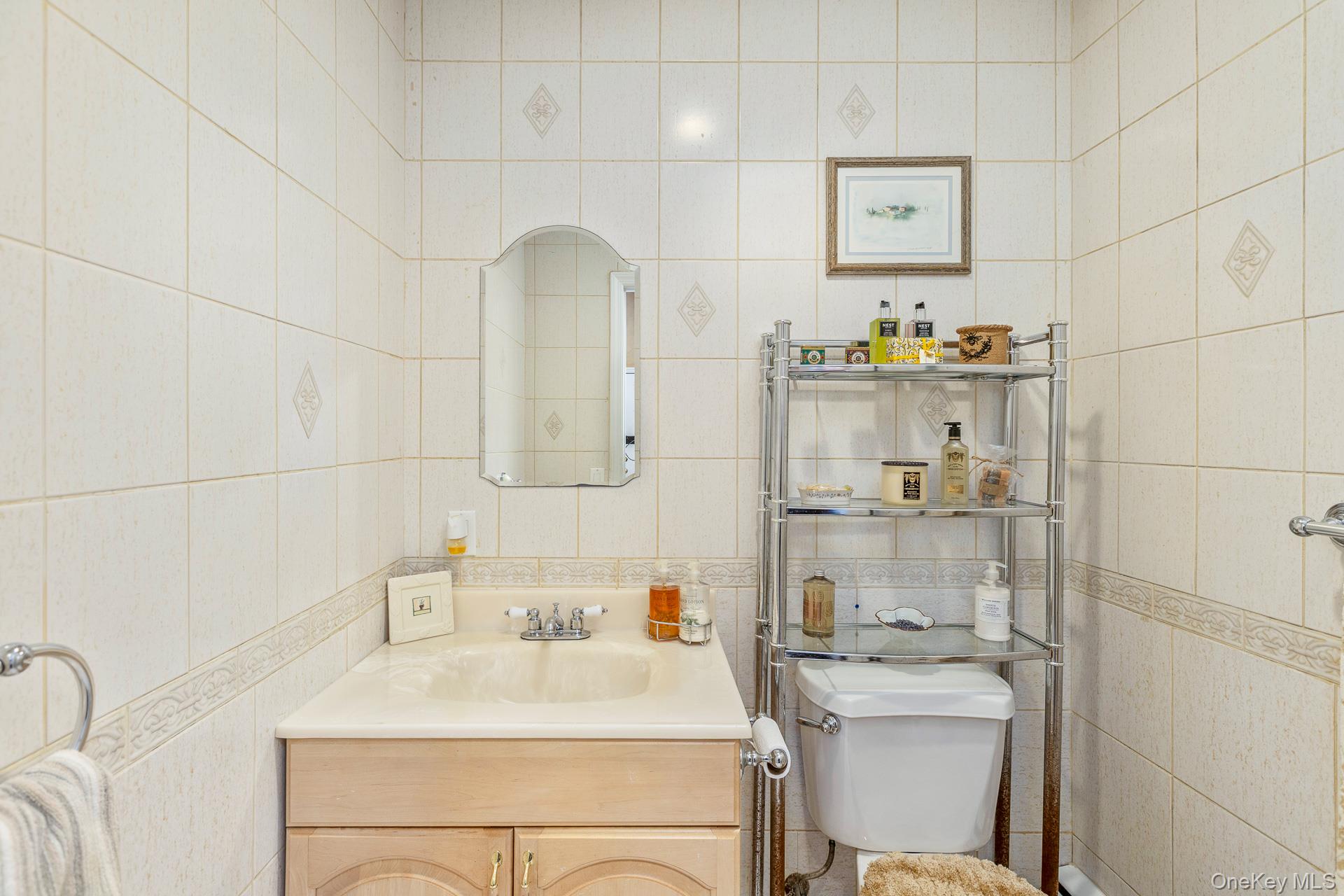 #10 photo, 110 Thornwood Road, Massapequa Park , NY 11762