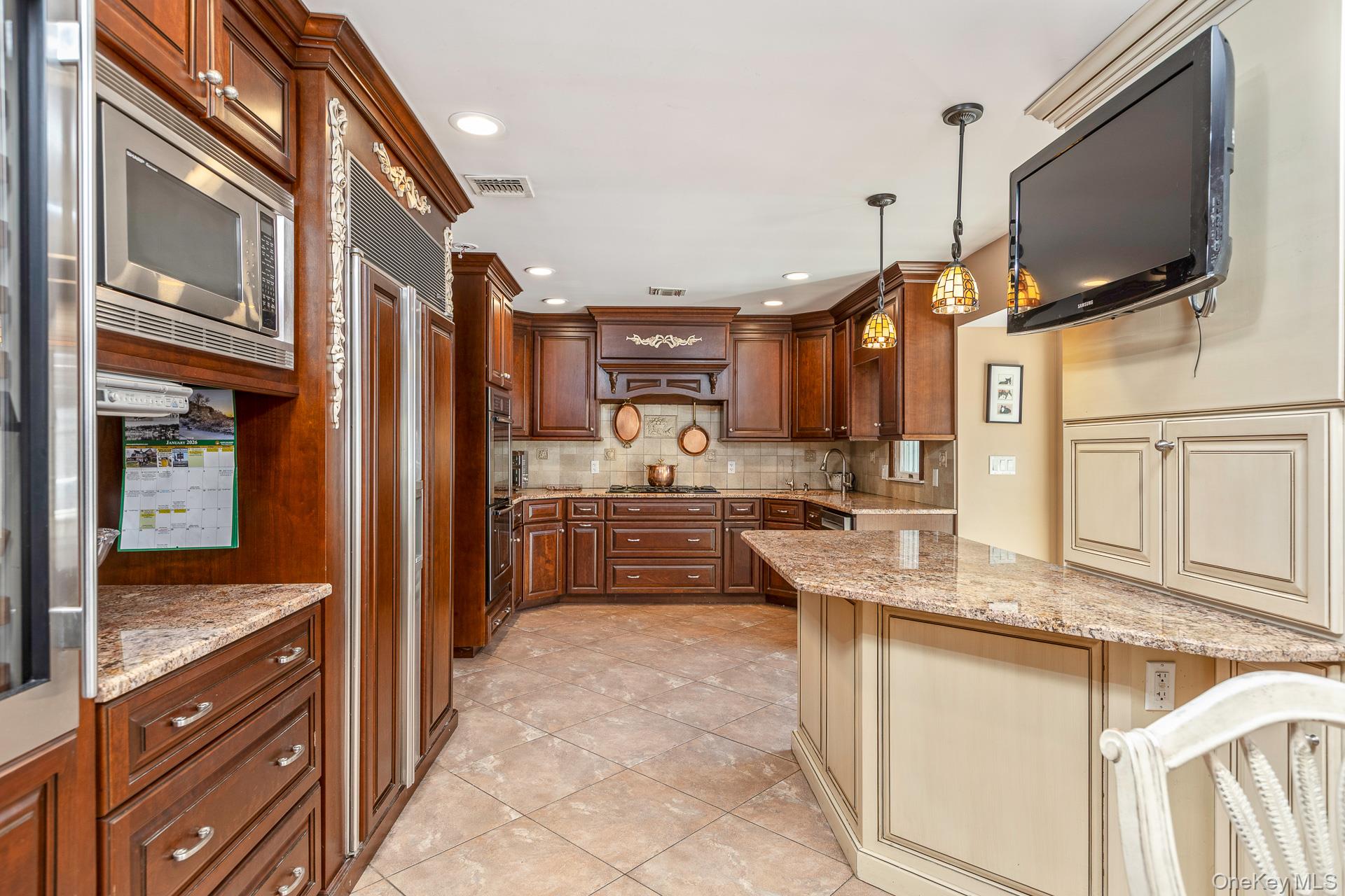 #11 photo, 110 Thornwood Road, Massapequa Park , NY 11762