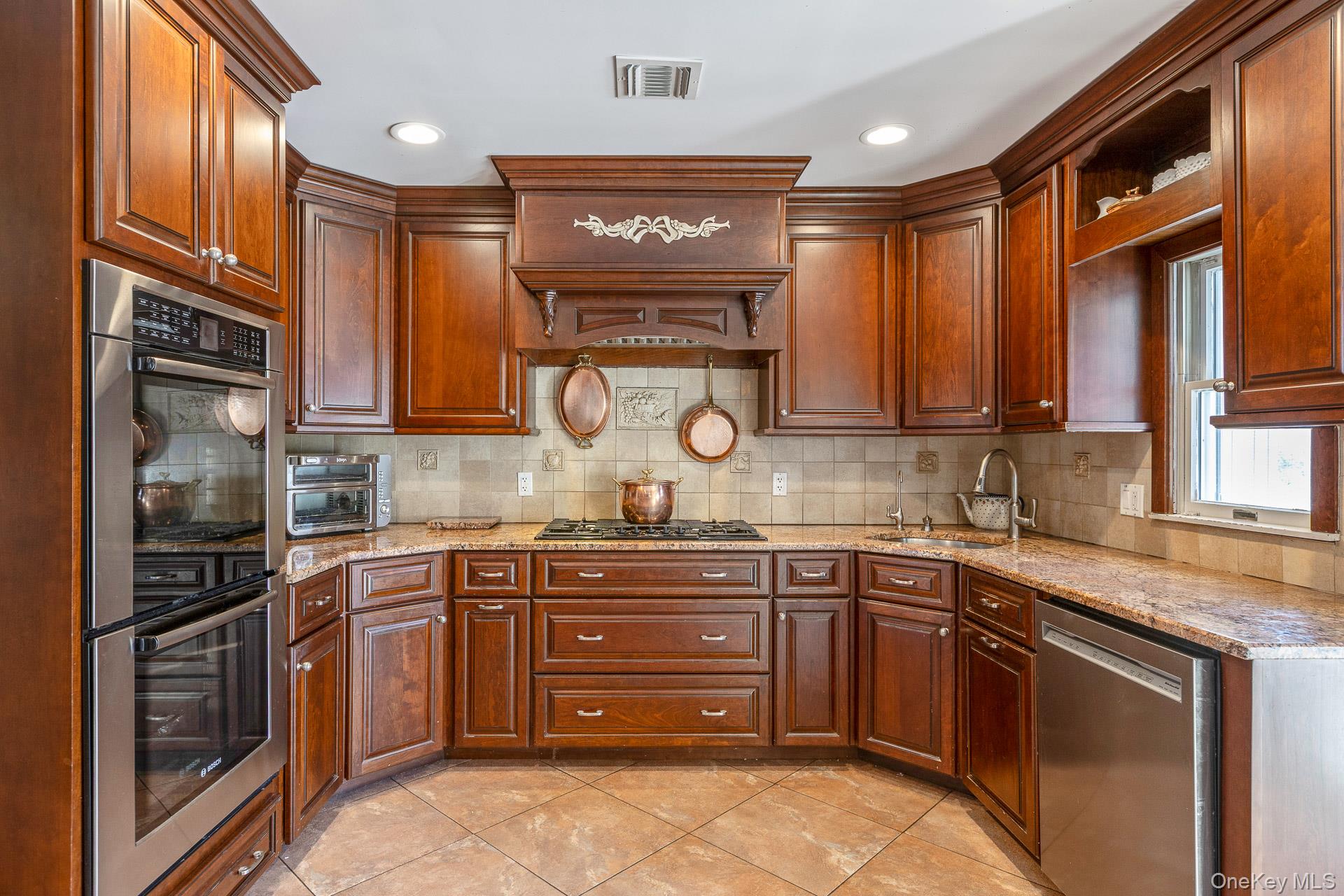 #12 photo, 110 Thornwood Road, Massapequa Park , NY 11762