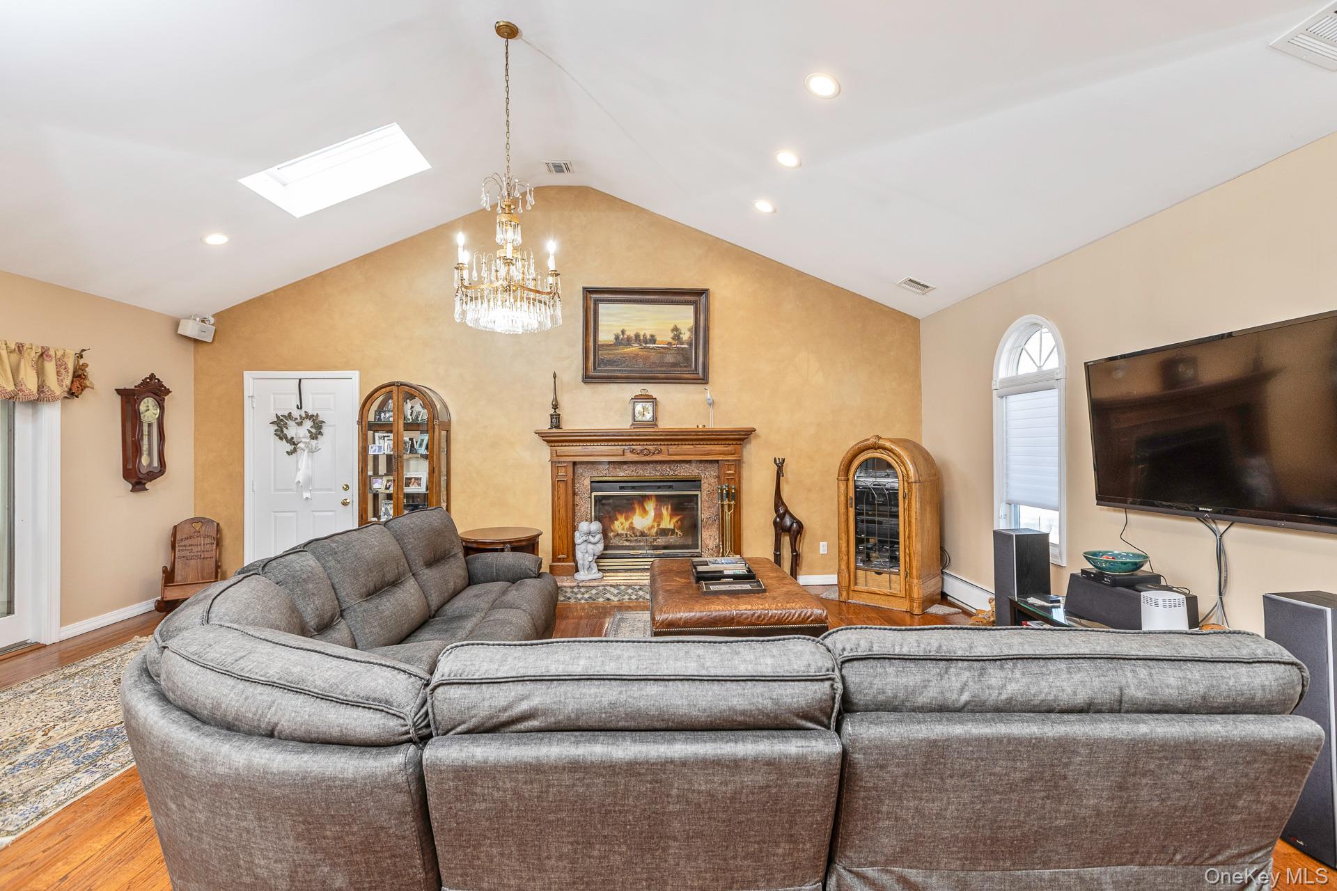 #8 photo, 110 Thornwood Road, Massapequa Park , NY 11762