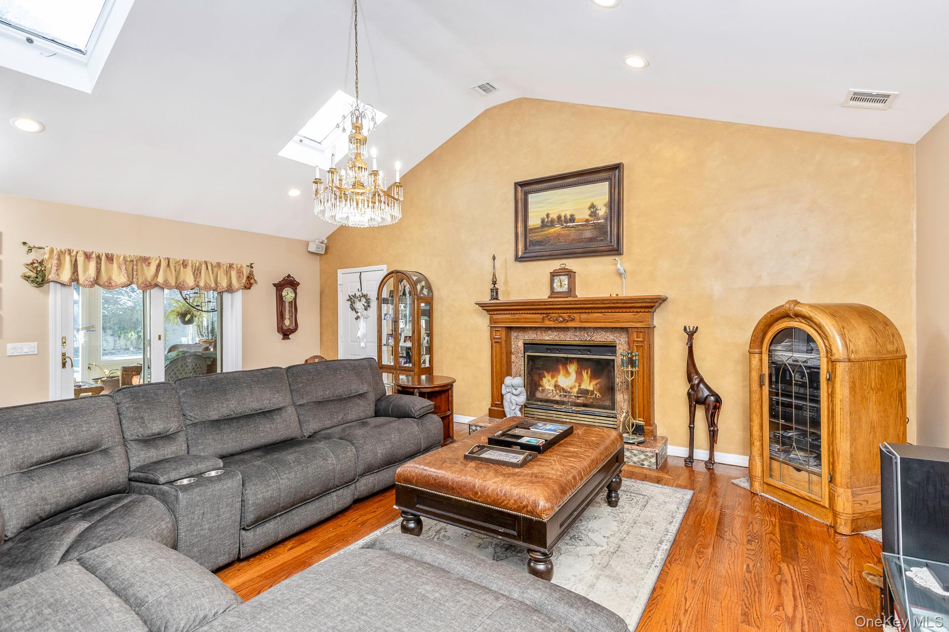 #9 photo, 110 Thornwood Road, Massapequa Park , NY 11762