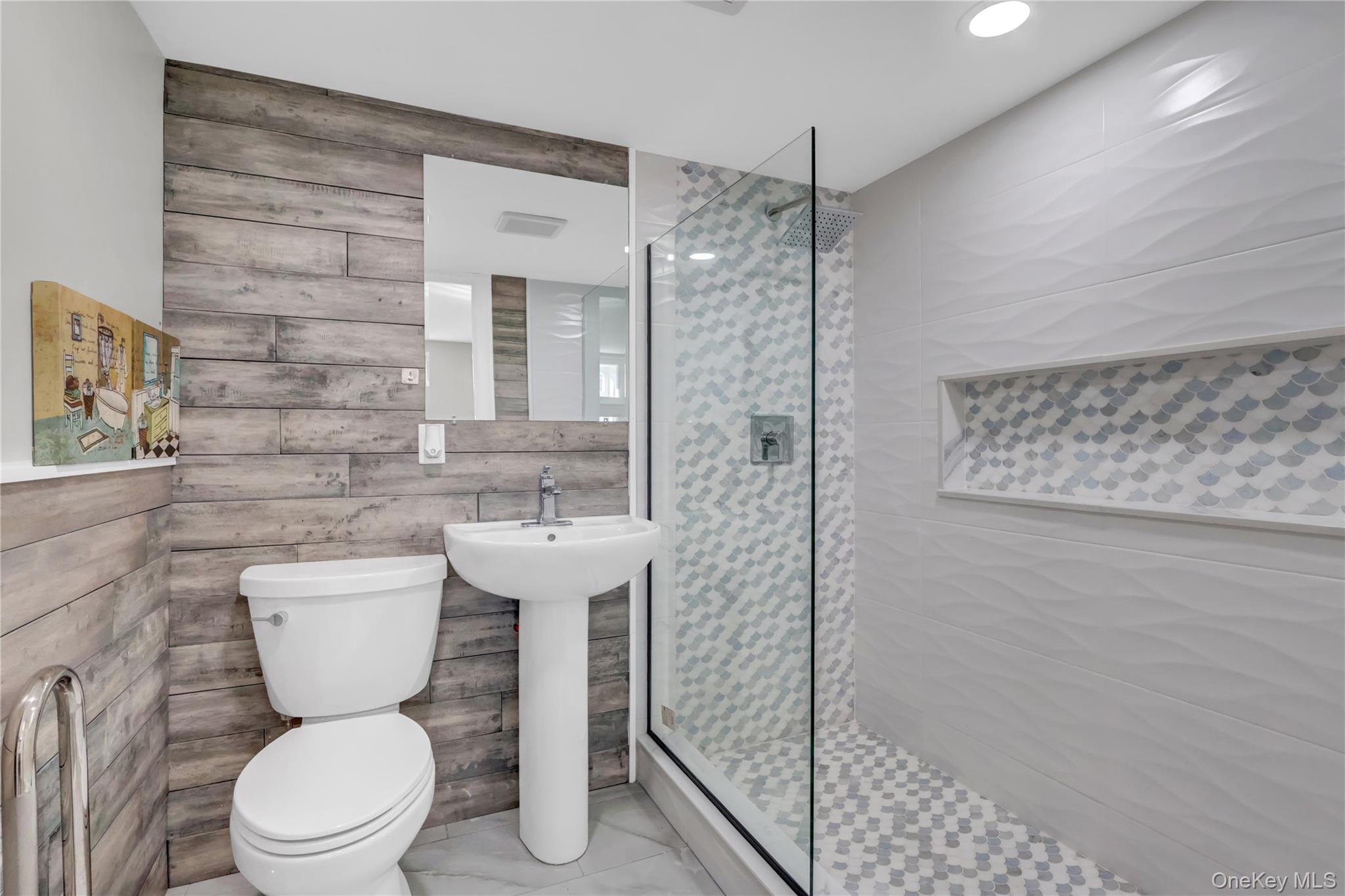 #15 photo, 39 Roosevelt Boulevard, 东长岛 East Patchogue , NY 11772