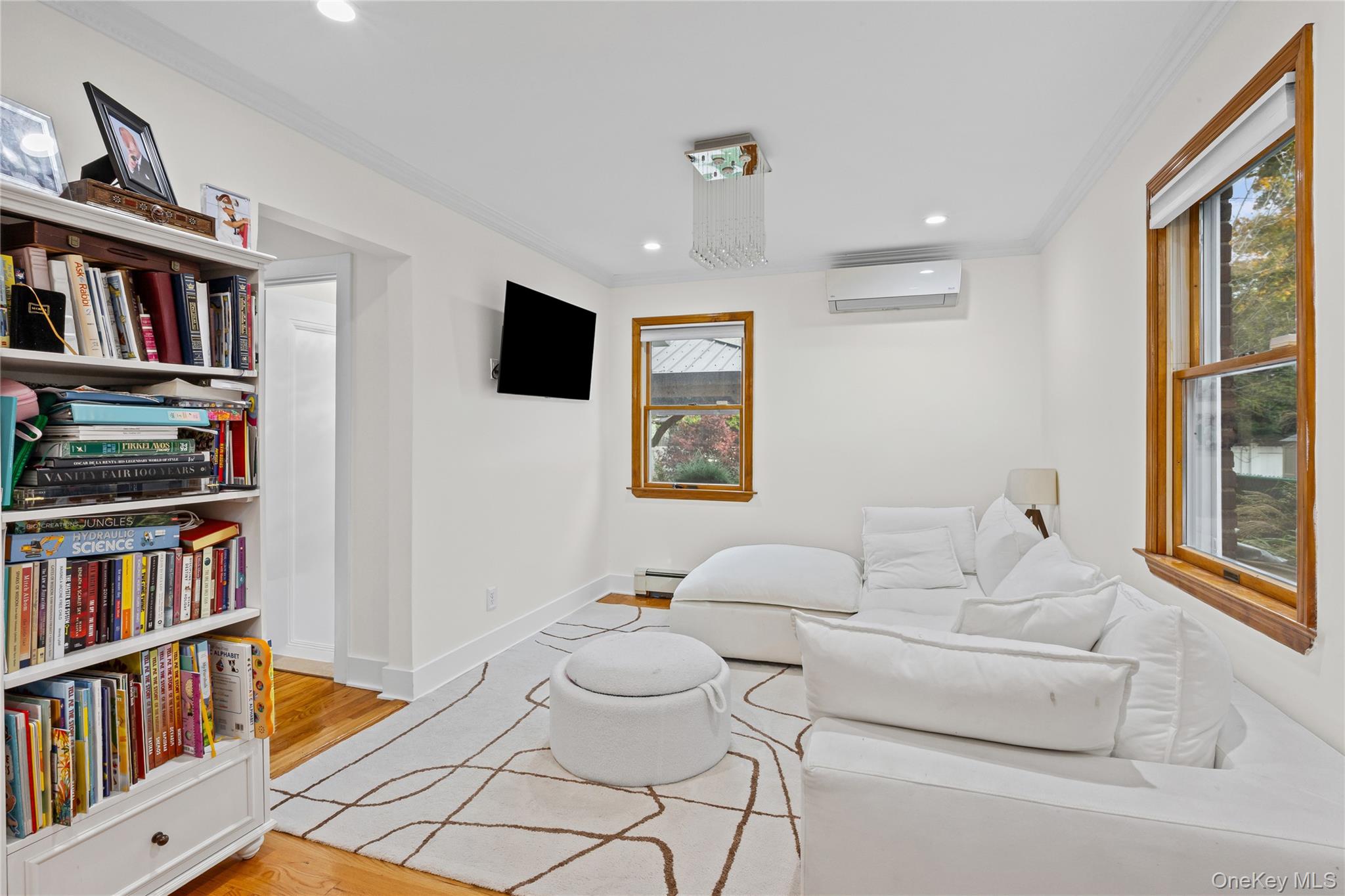 #11 photo, 8 Willow Road, New Hyde Park , NY 11040