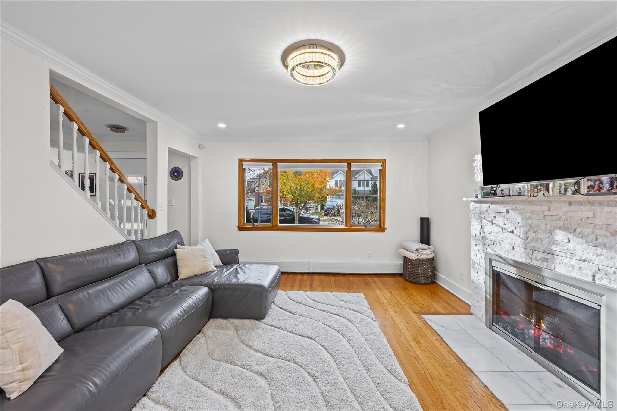 #4 photo, 8 Willow Road, New Hyde Park , NY 11040