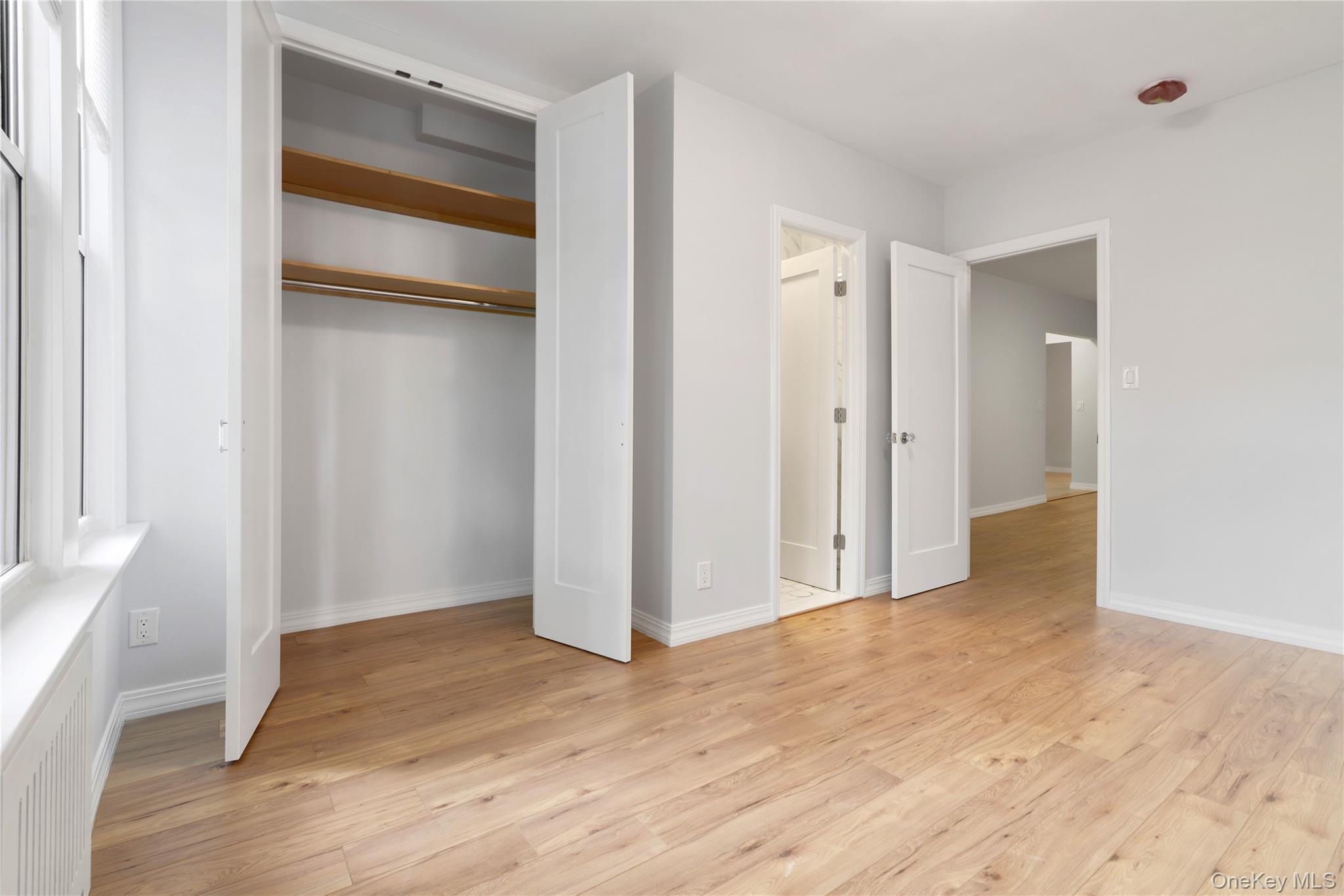 #13 photo, 2169 45th Street, Куинс ‖ Astoria , NY 11105