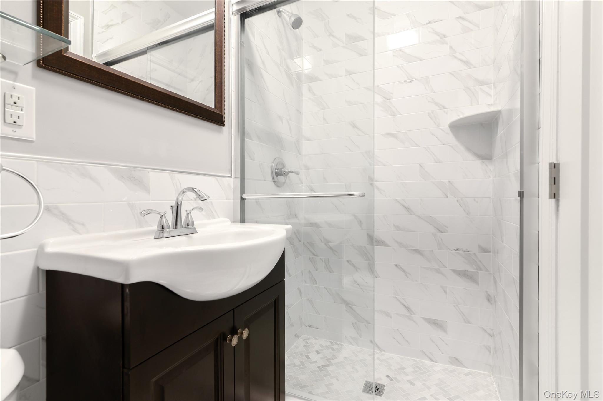 #16 photo, 2169 45th Street, Куинс ‖ Astoria , NY 11105