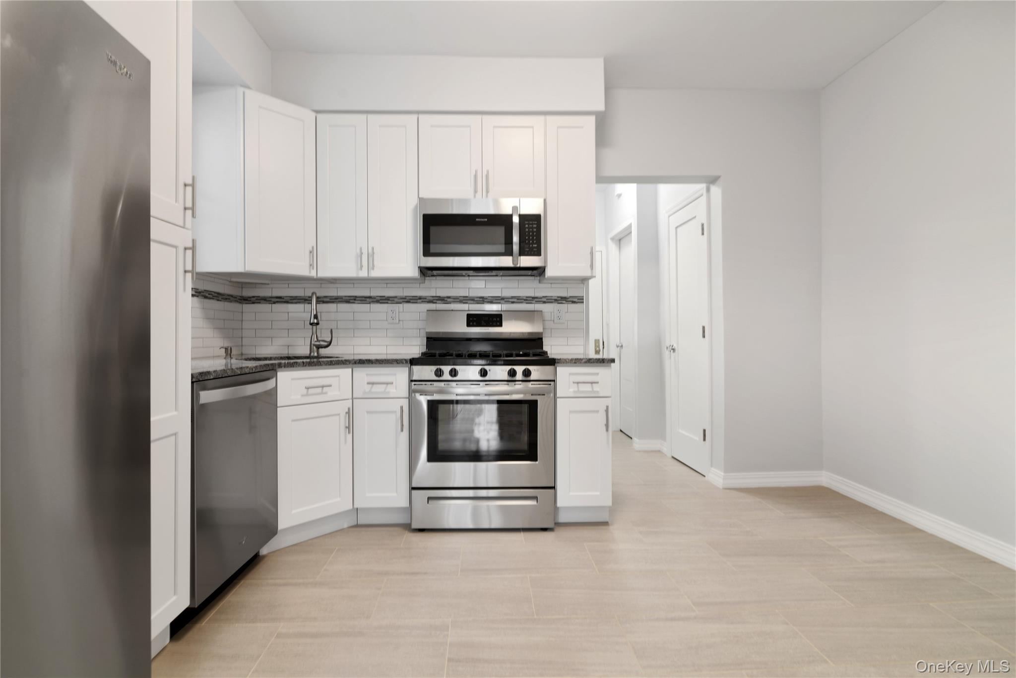 #19 photo, 2169 45th Street, Куинс ‖ Astoria , NY 11105