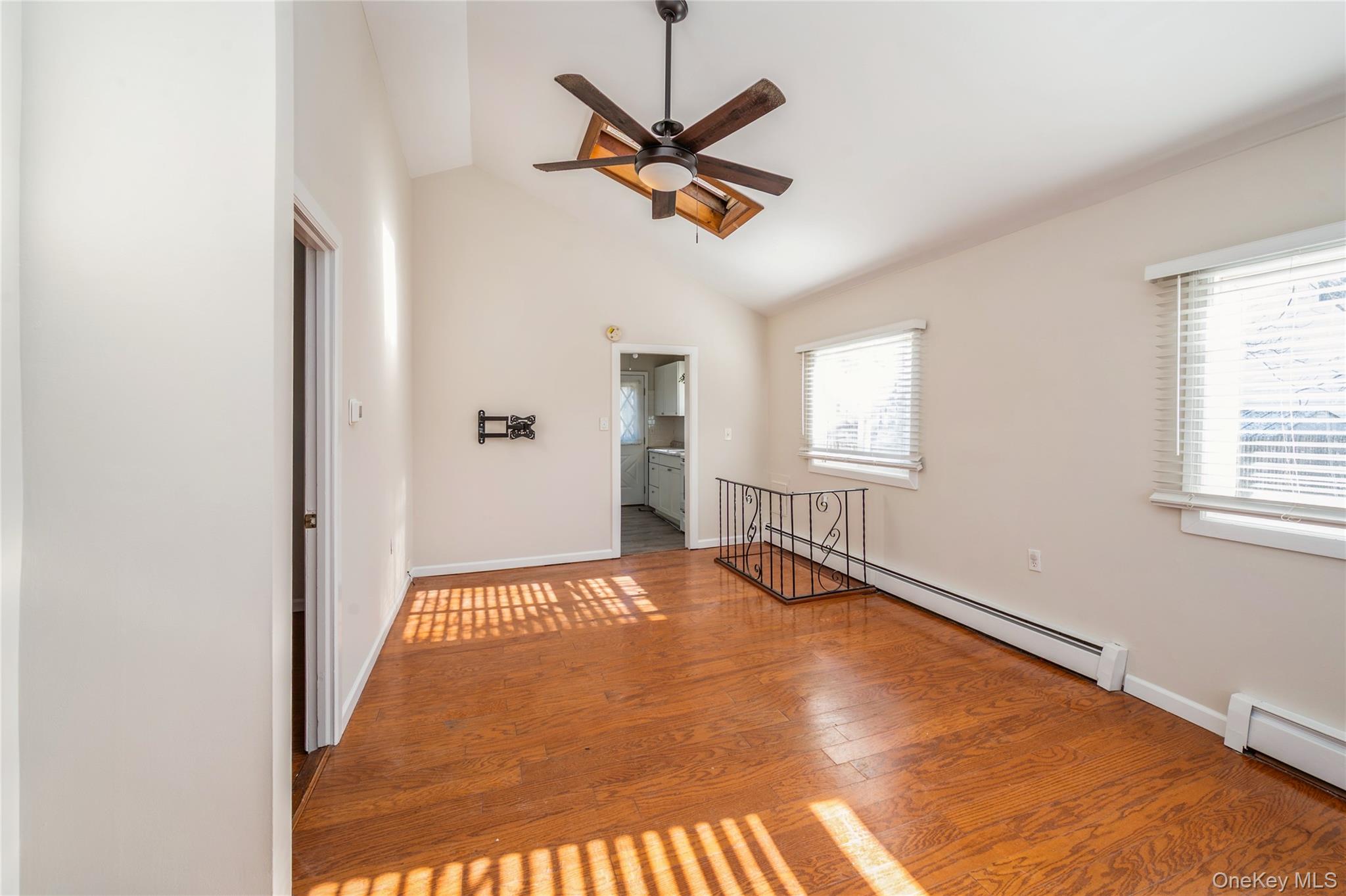 #3 photo, 123 Lynbrook Drive, 東長島 Mastic Beach , NY 11951