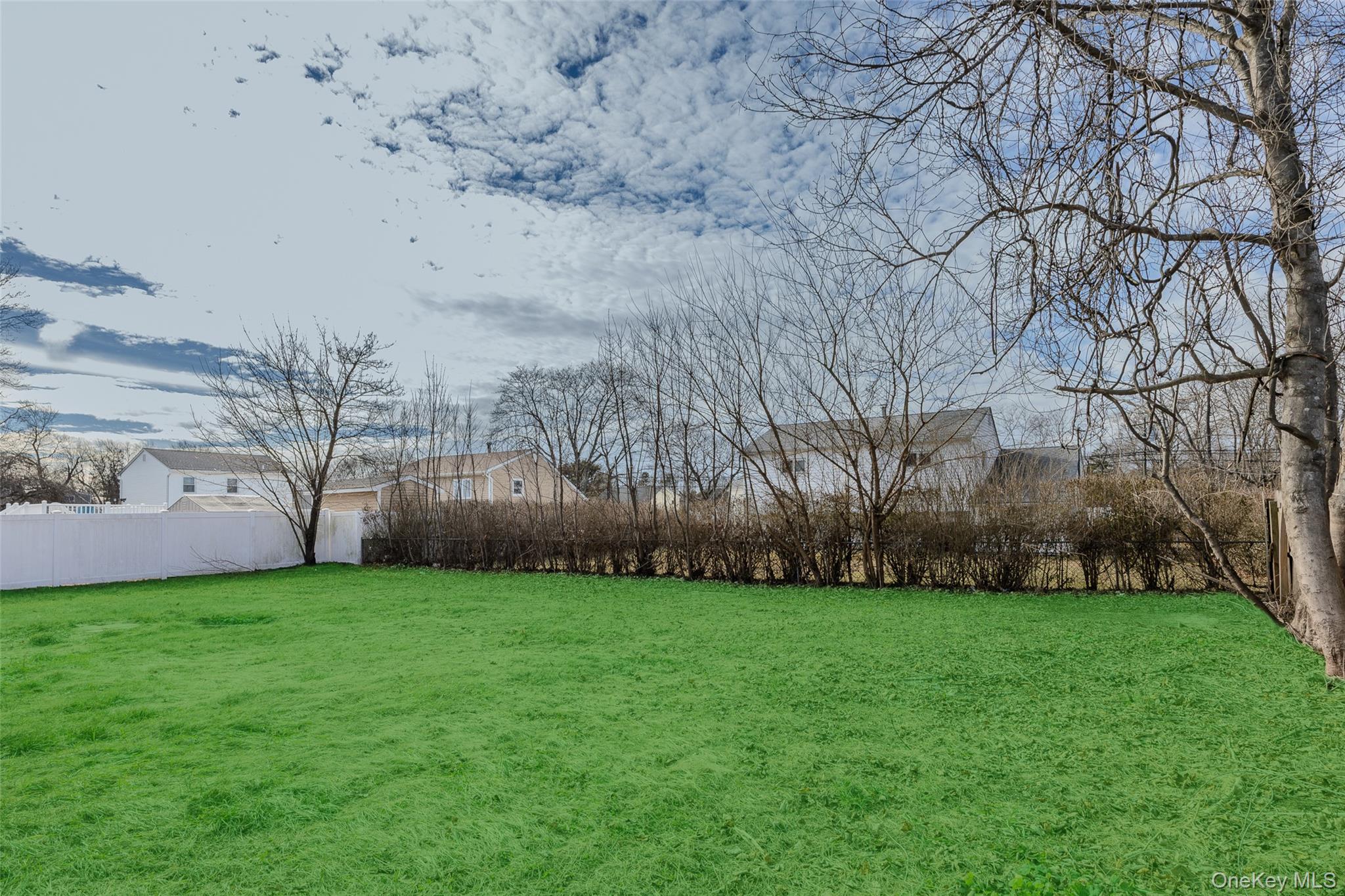 #19 photo, 818 Meade Avenue, Bellport , NY 11713