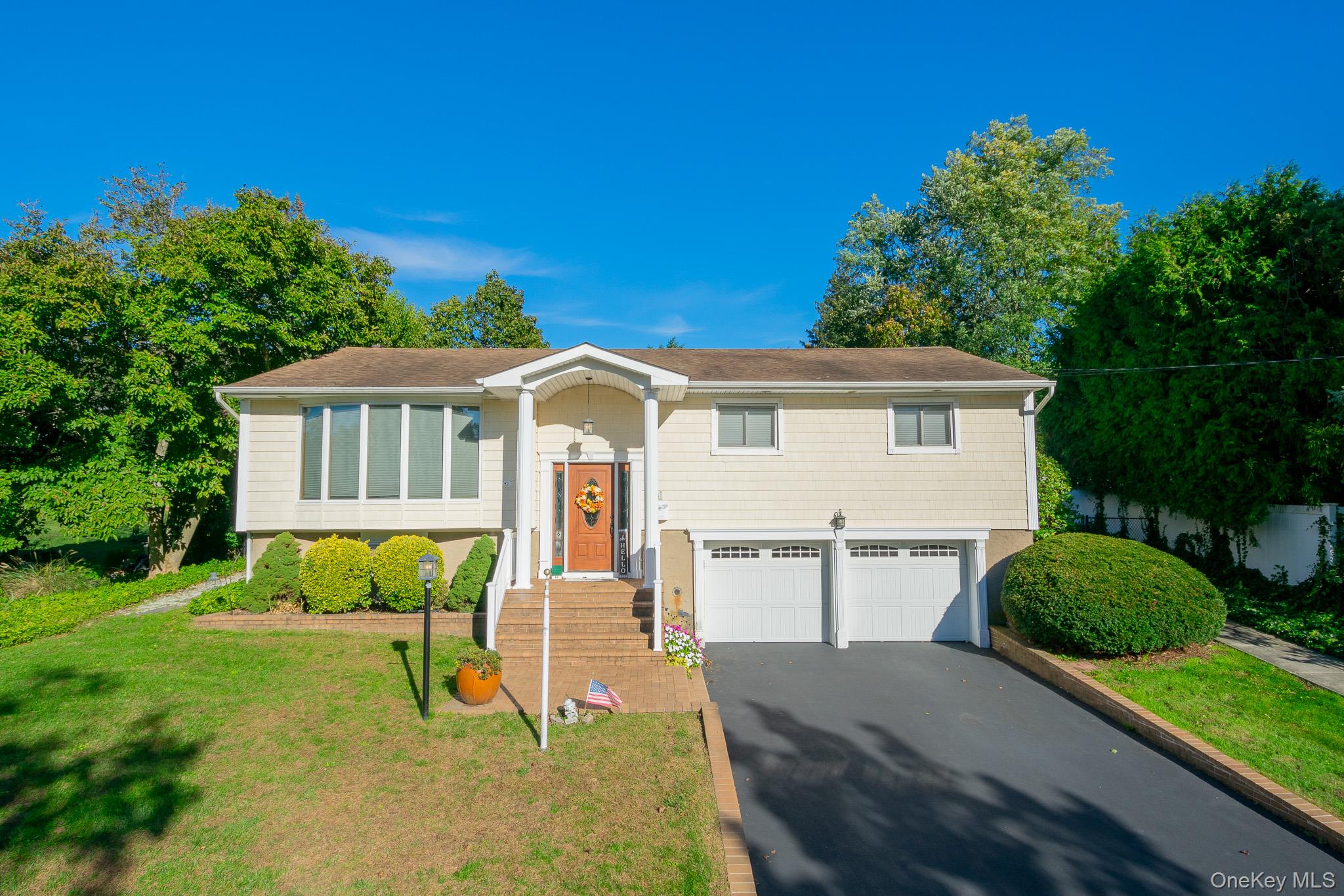 #1 photo, 4 Manchester Drive, Bethpage , NY 11714