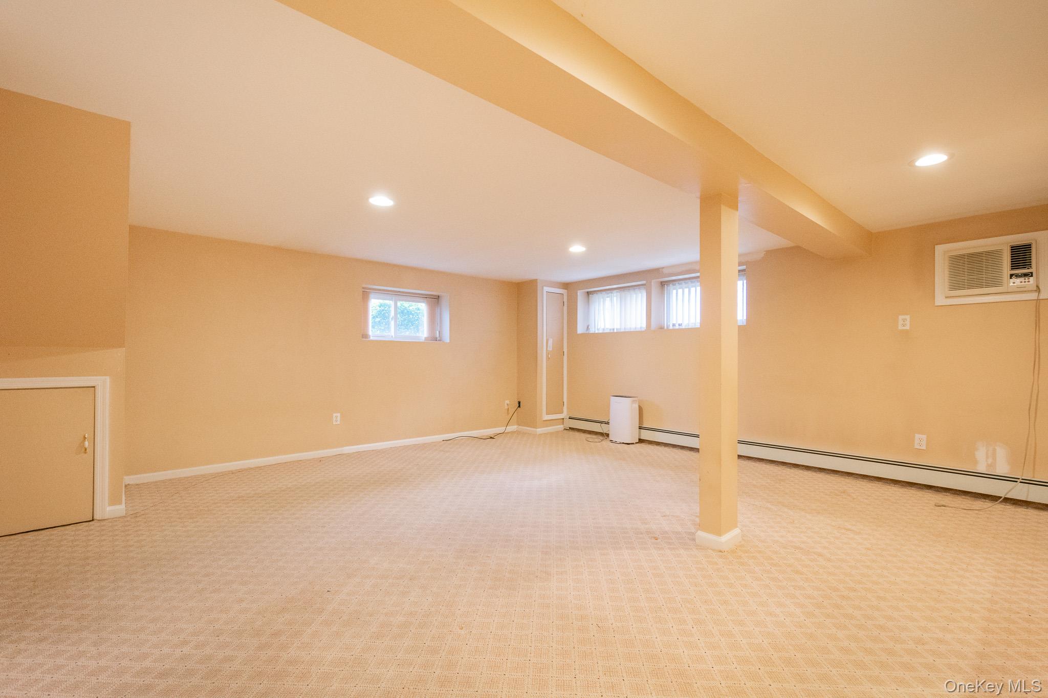 #17 photo, 4 Manchester Drive, Bethpage , NY 11714