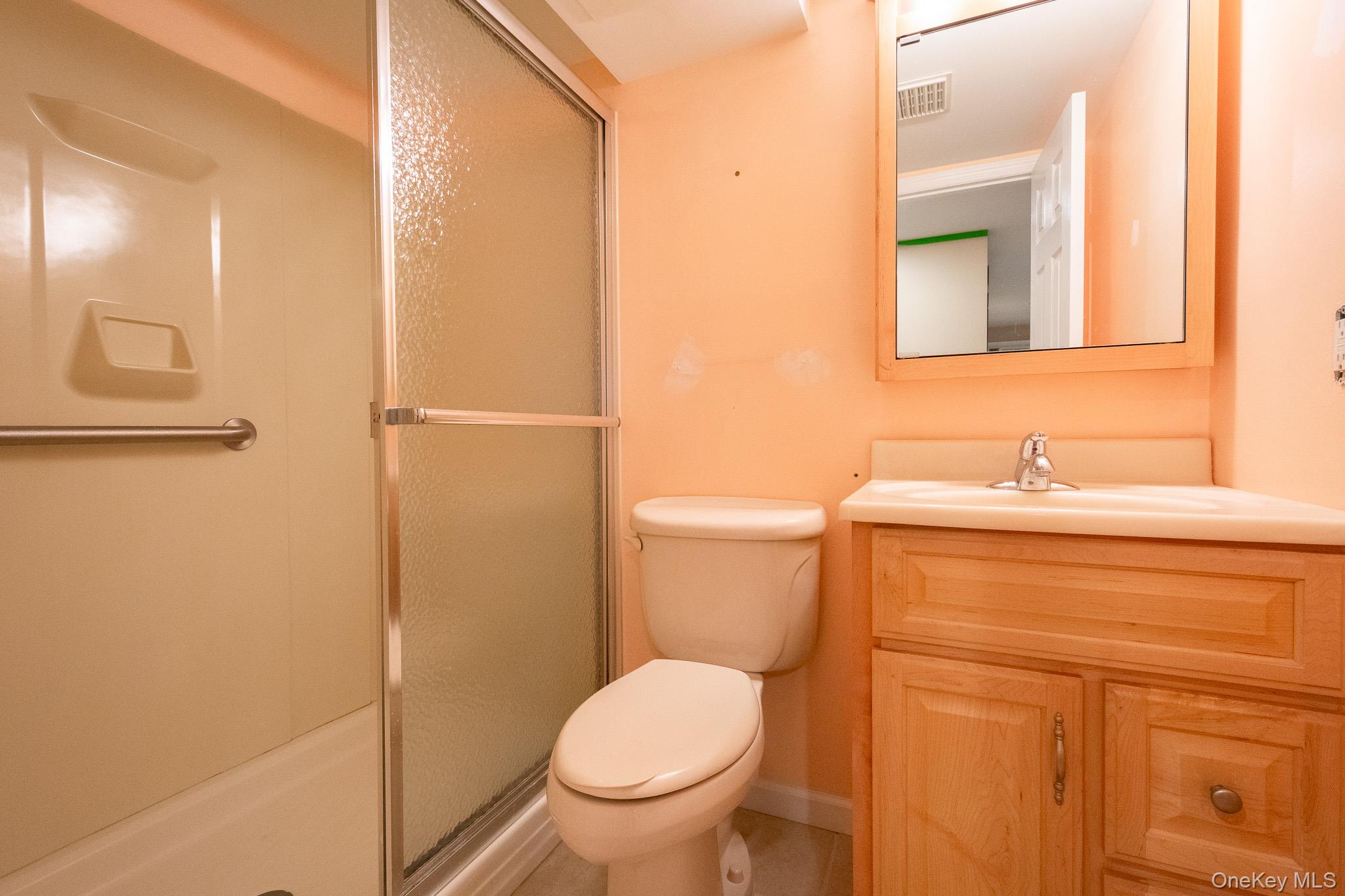 #19 photo, 4 Manchester Drive, Bethpage , NY 11714