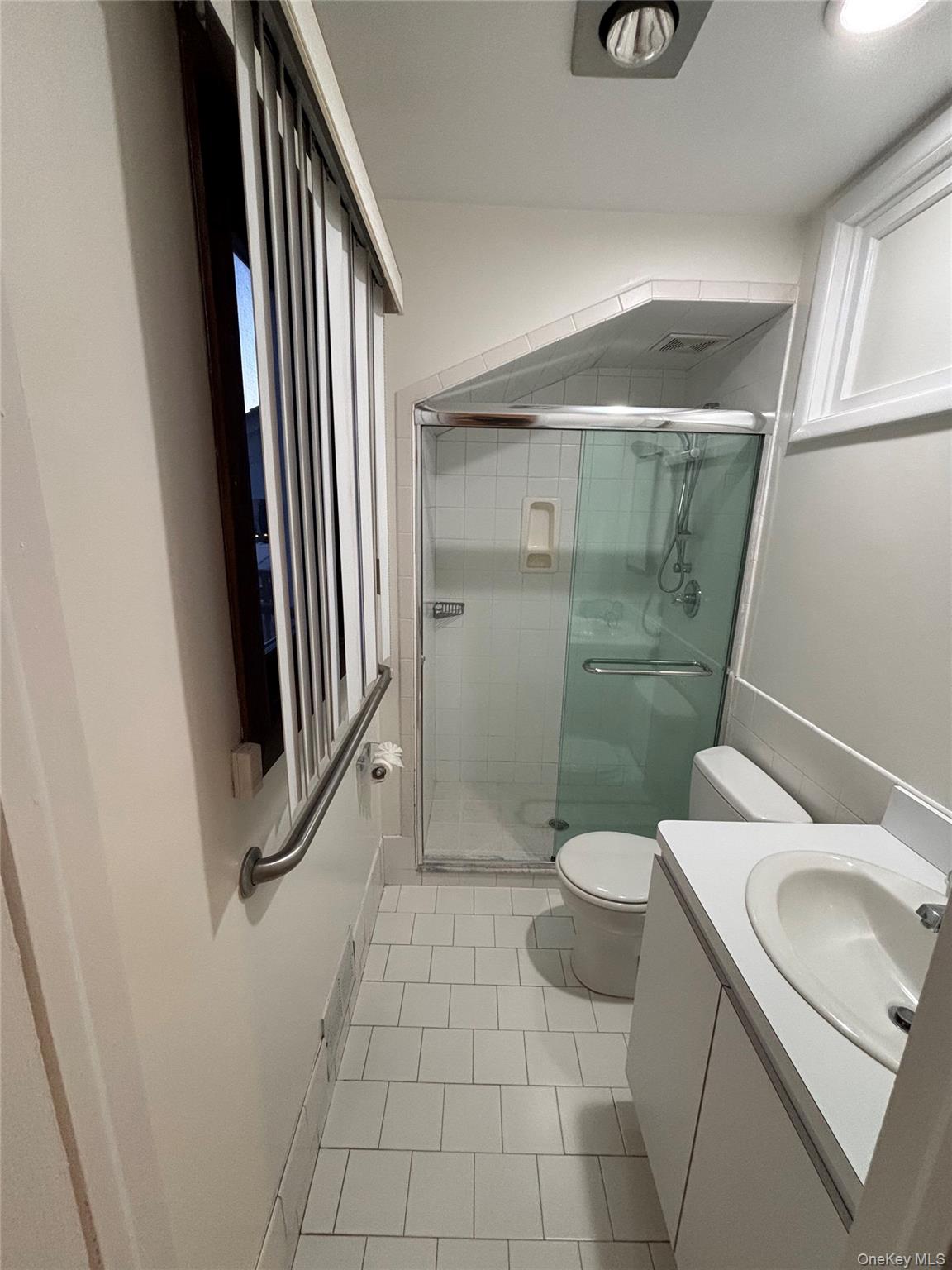 #6 photo, 348 Links Drive, Oceanside , NY 11572