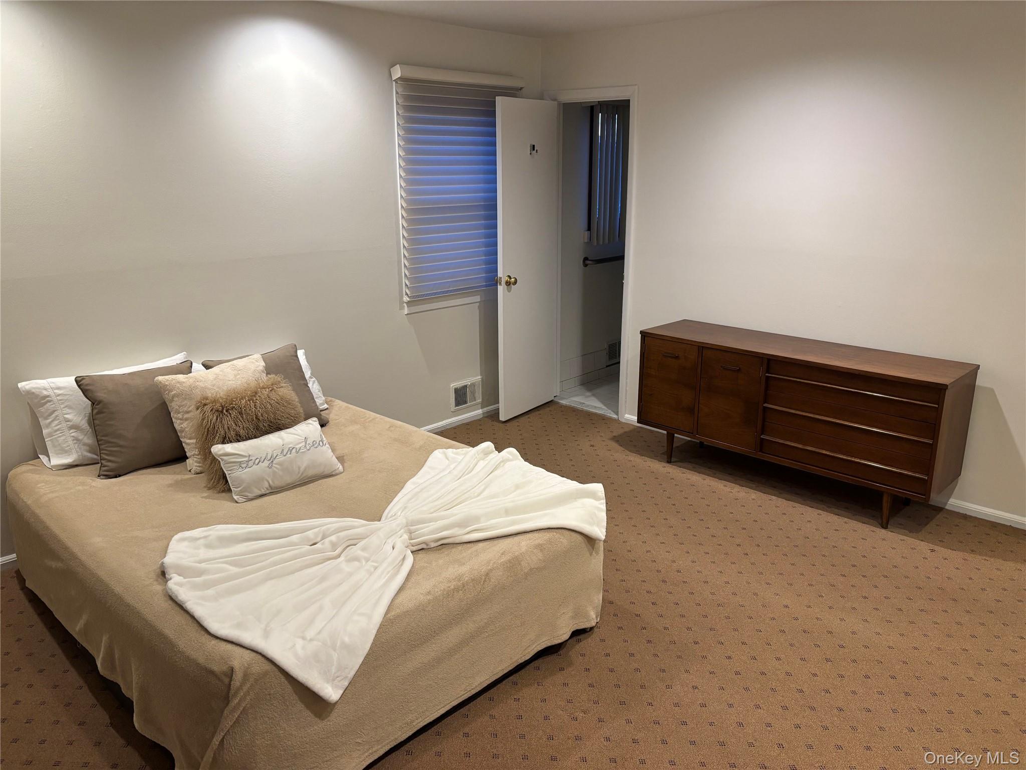 #7 photo, 348 Links Drive, Oceanside , NY 11572