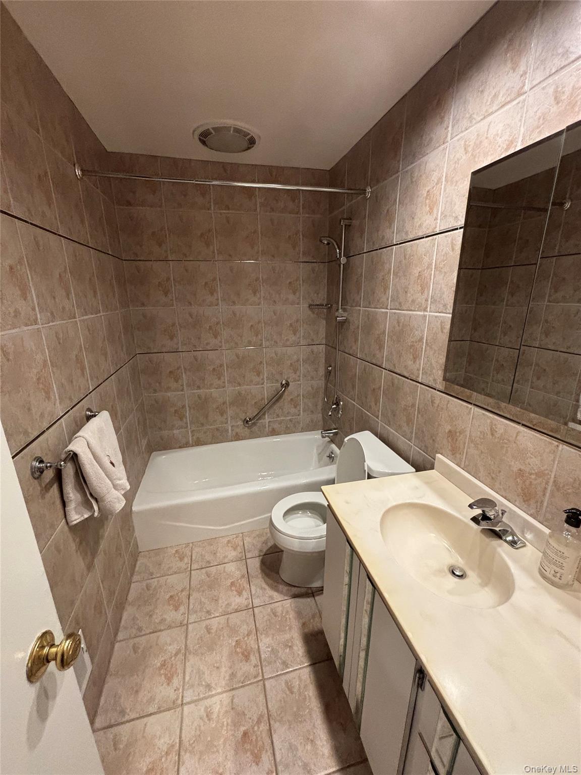 #9 photo, 348 Links Drive, Oceanside , NY 11572