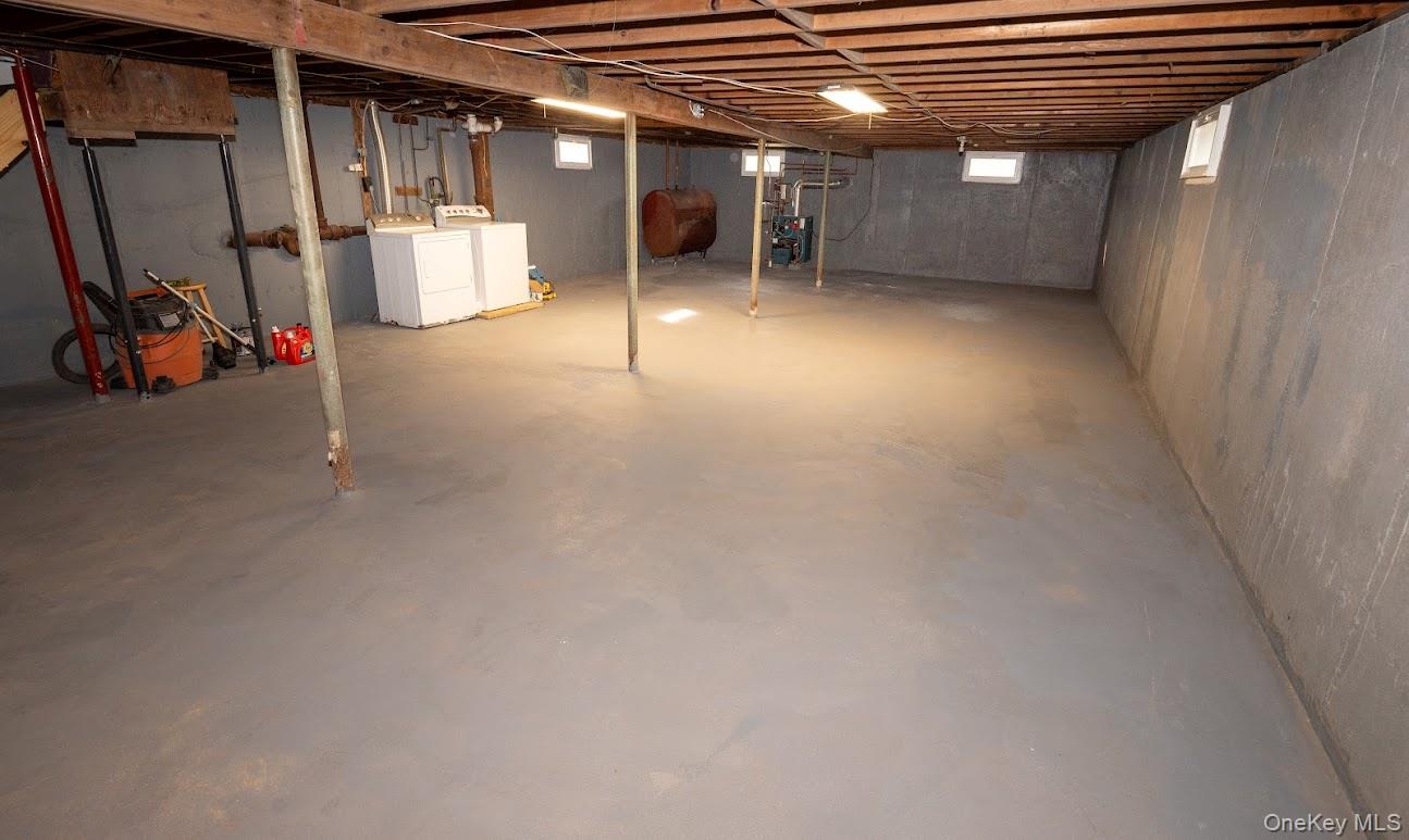 #15 photo, 385 Beacon Avenue, Lindenhurst , NY 11757