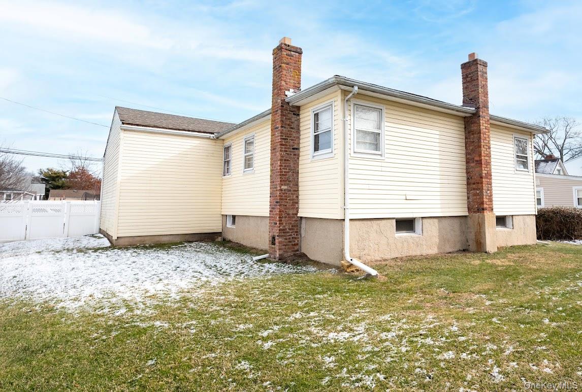 #17 photo, 385 Beacon Avenue, Lindenhurst , NY 11757