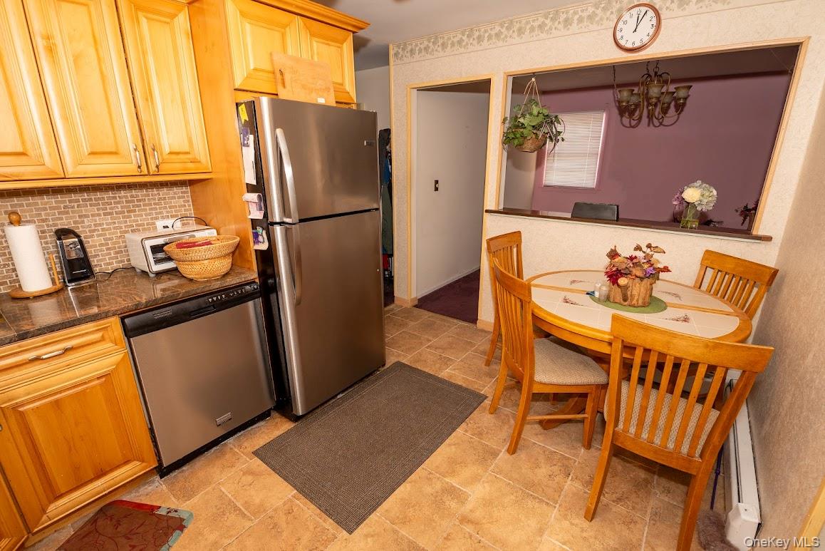 #5 photo, 385 Beacon Avenue, Lindenhurst , NY 11757