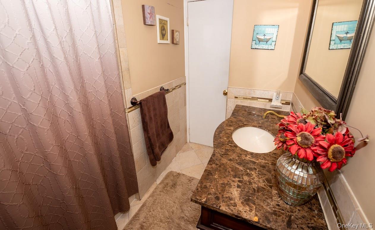 #8 photo, 385 Beacon Avenue, Lindenhurst , NY 11757