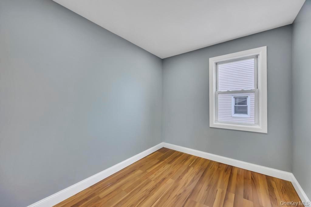 #11 photo, 17 Sapir Street, नासाउ काउंटी Valley Stream , NY 11580