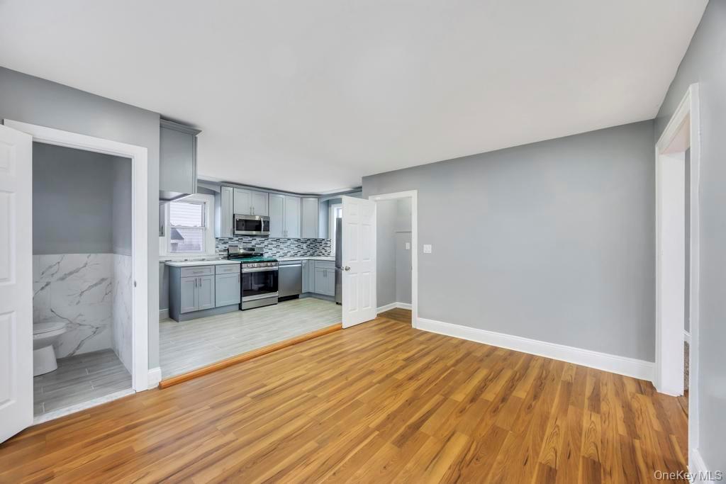 #16 photo, 17 Sapir Street, नासाउ काउंटी Valley Stream , NY 11580