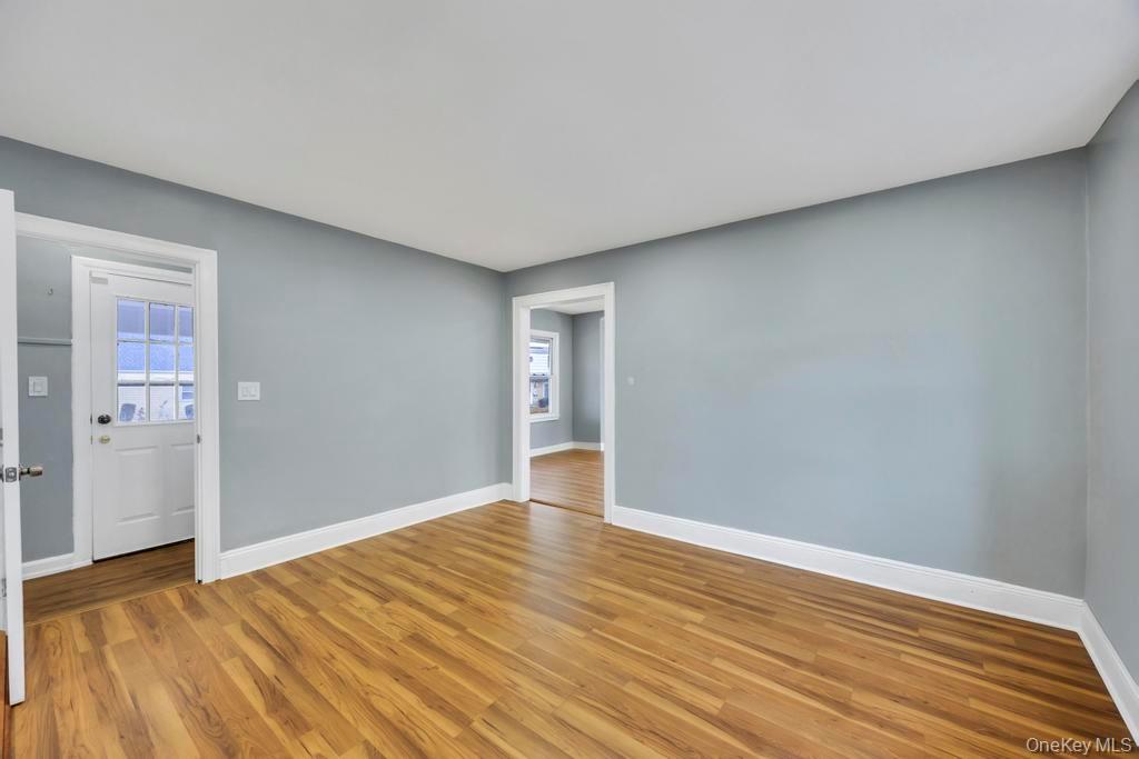 #17 photo, 17 Sapir Street, नासाउ काउंटी Valley Stream , NY 11580