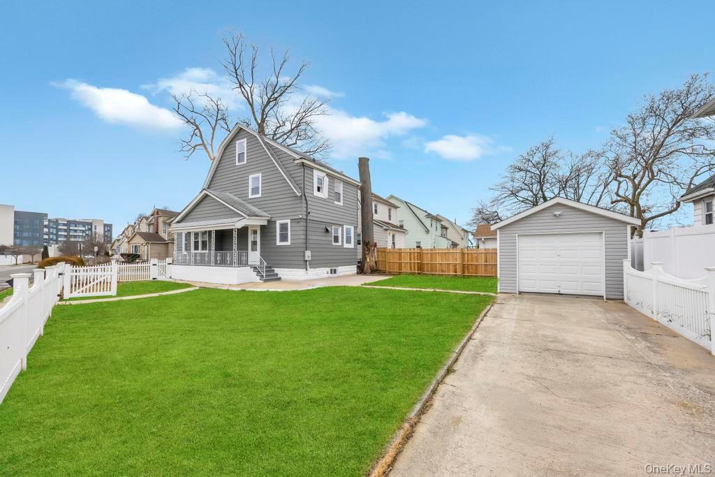 #2 photo, 17 Sapir Street, नासाउ काउंटी Valley Stream , NY 11580