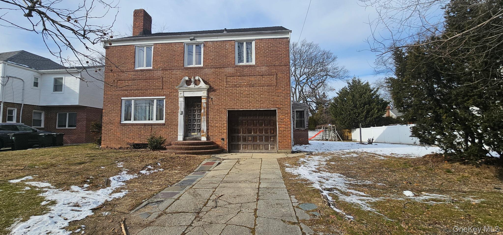 #1 photo, 770 W Broadway, नासाउ काउंटी Woodmere , NY 11598