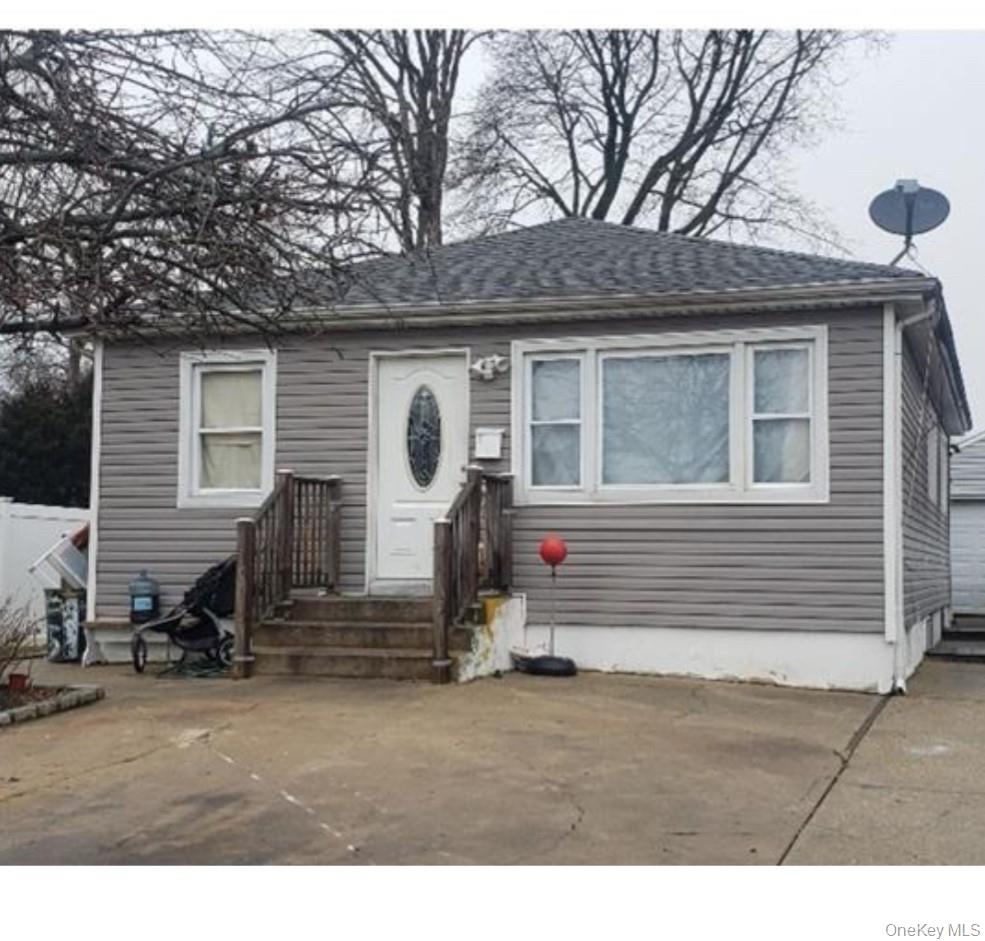 #2 photo, 5 Campion Street, Brentwood , NY 11717