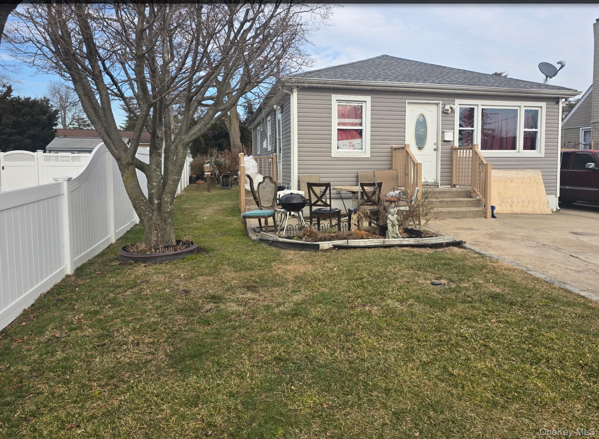 #20 photo, 5 Campion Street, Brentwood , NY 11717