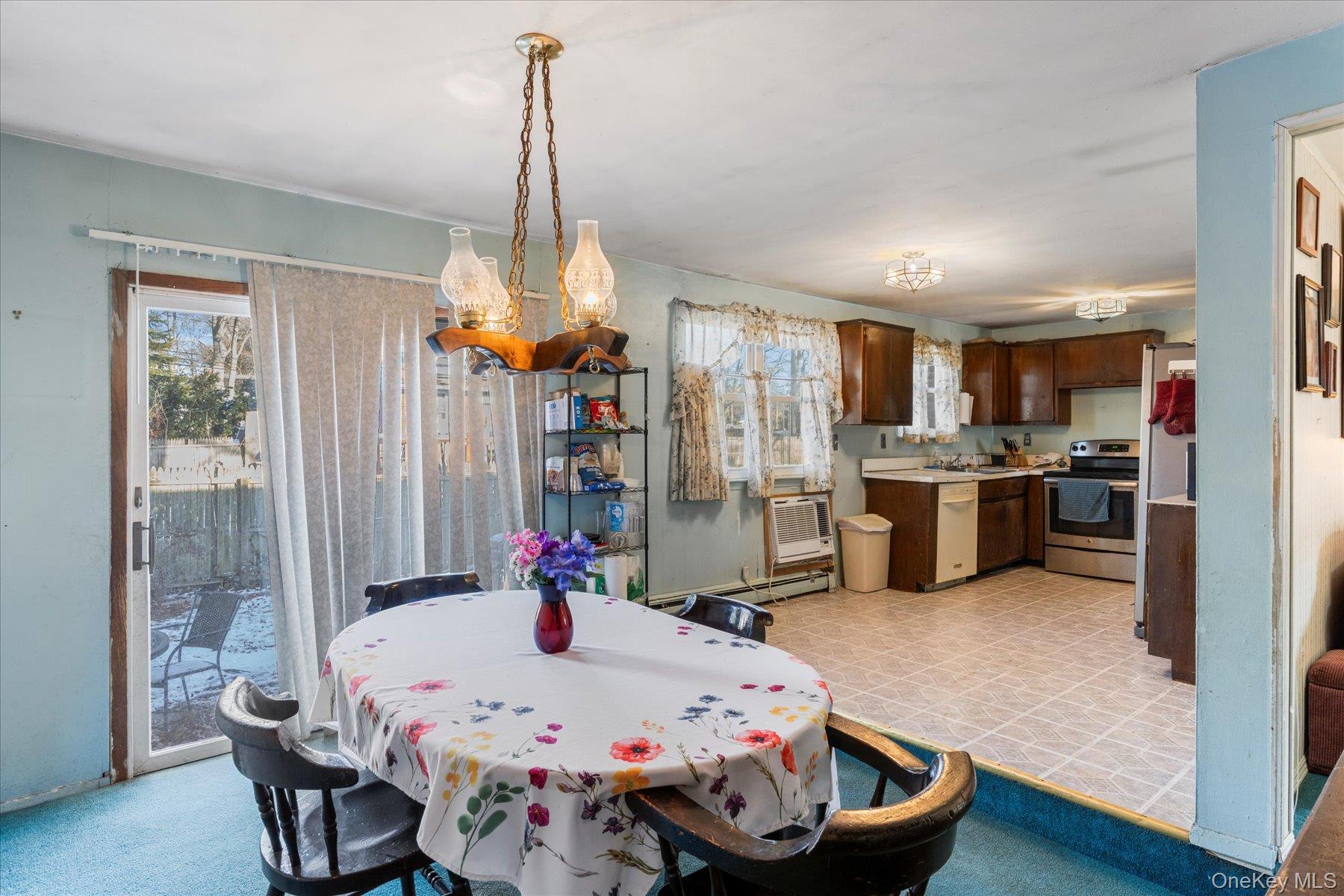 #4 photo, 9 W 8th Street, सफ़ोक काउंटी Ronkonkoma , NY 11779