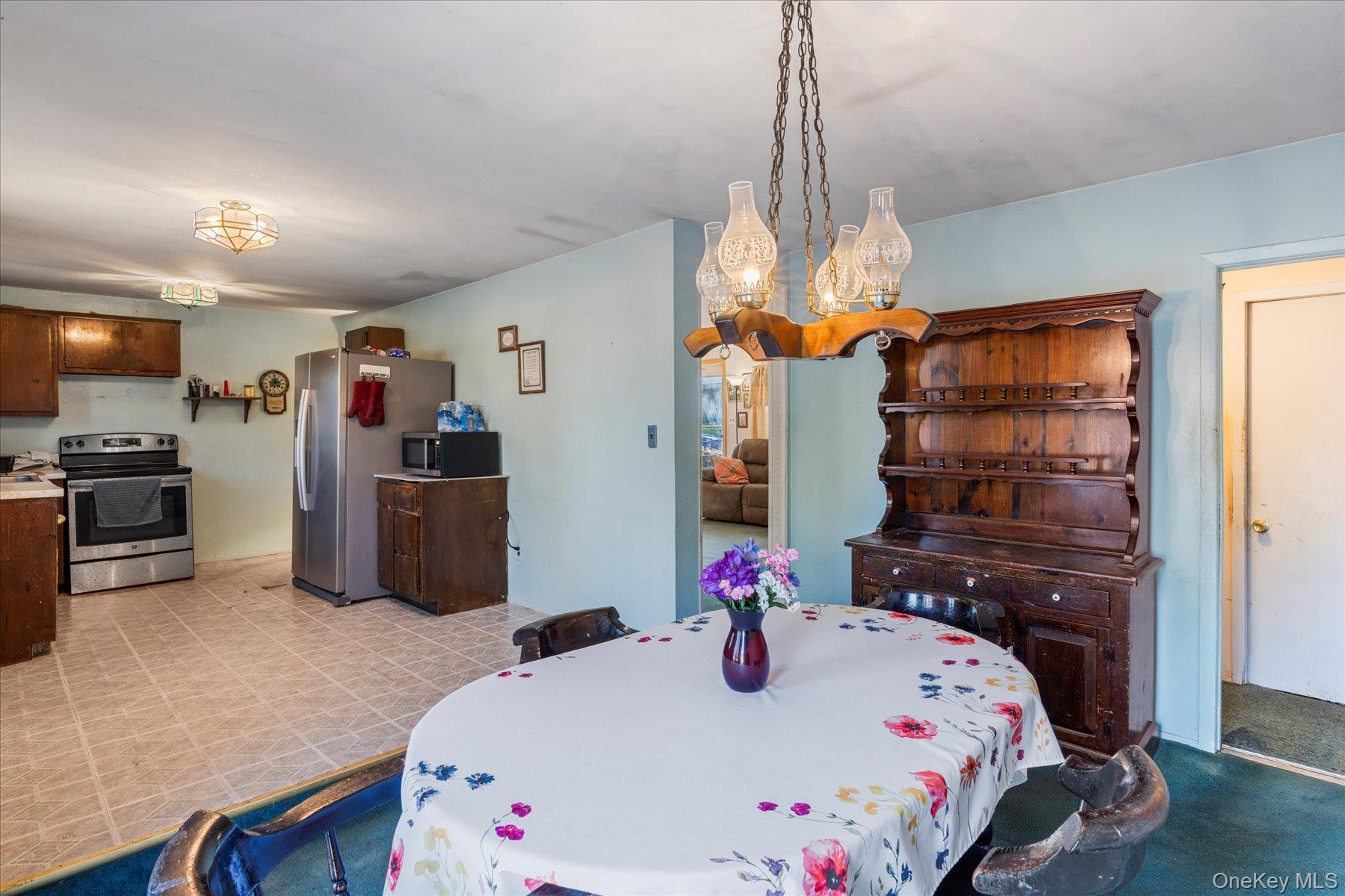 #5 photo, 9 W 8th Street, सफ़ोक काउंटी Ronkonkoma , NY 11779