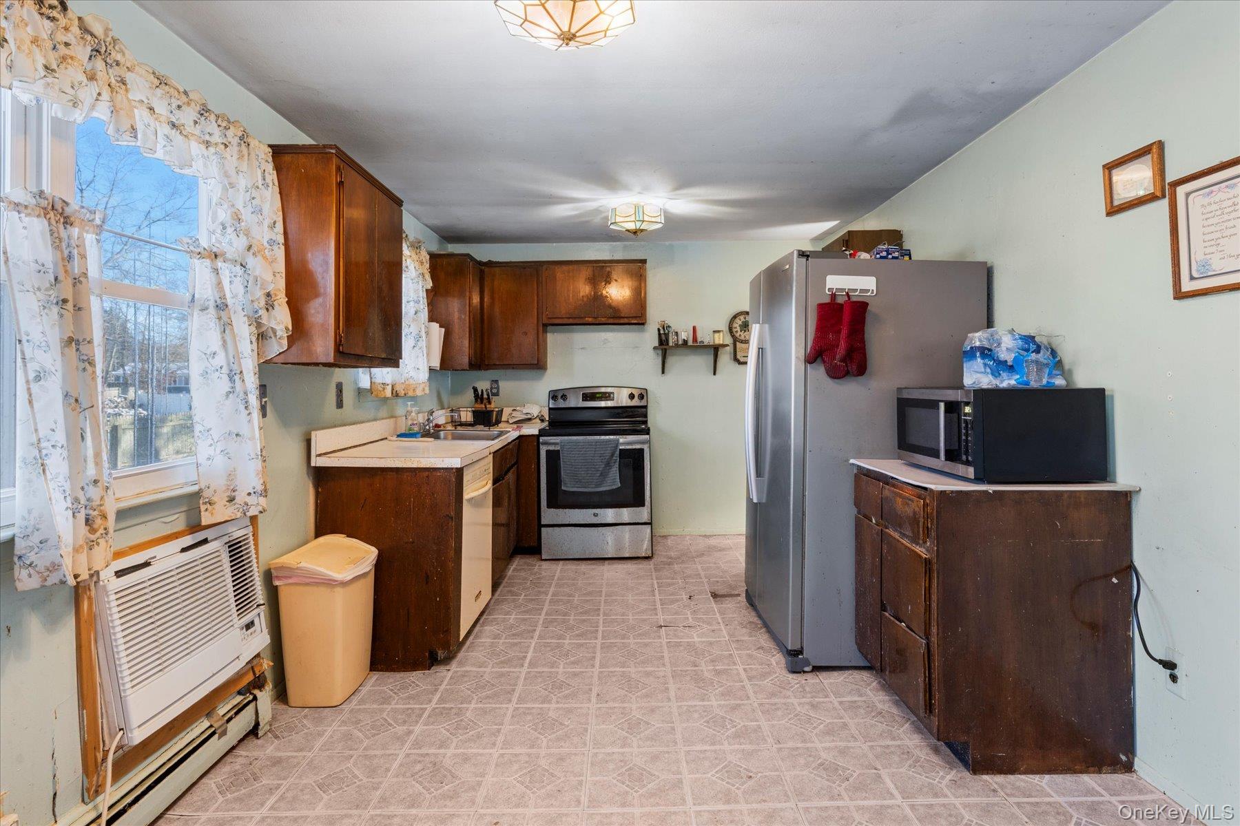 #7 photo, 9 W 8th Street, सफ़ोक काउंटी Ronkonkoma , NY 11779