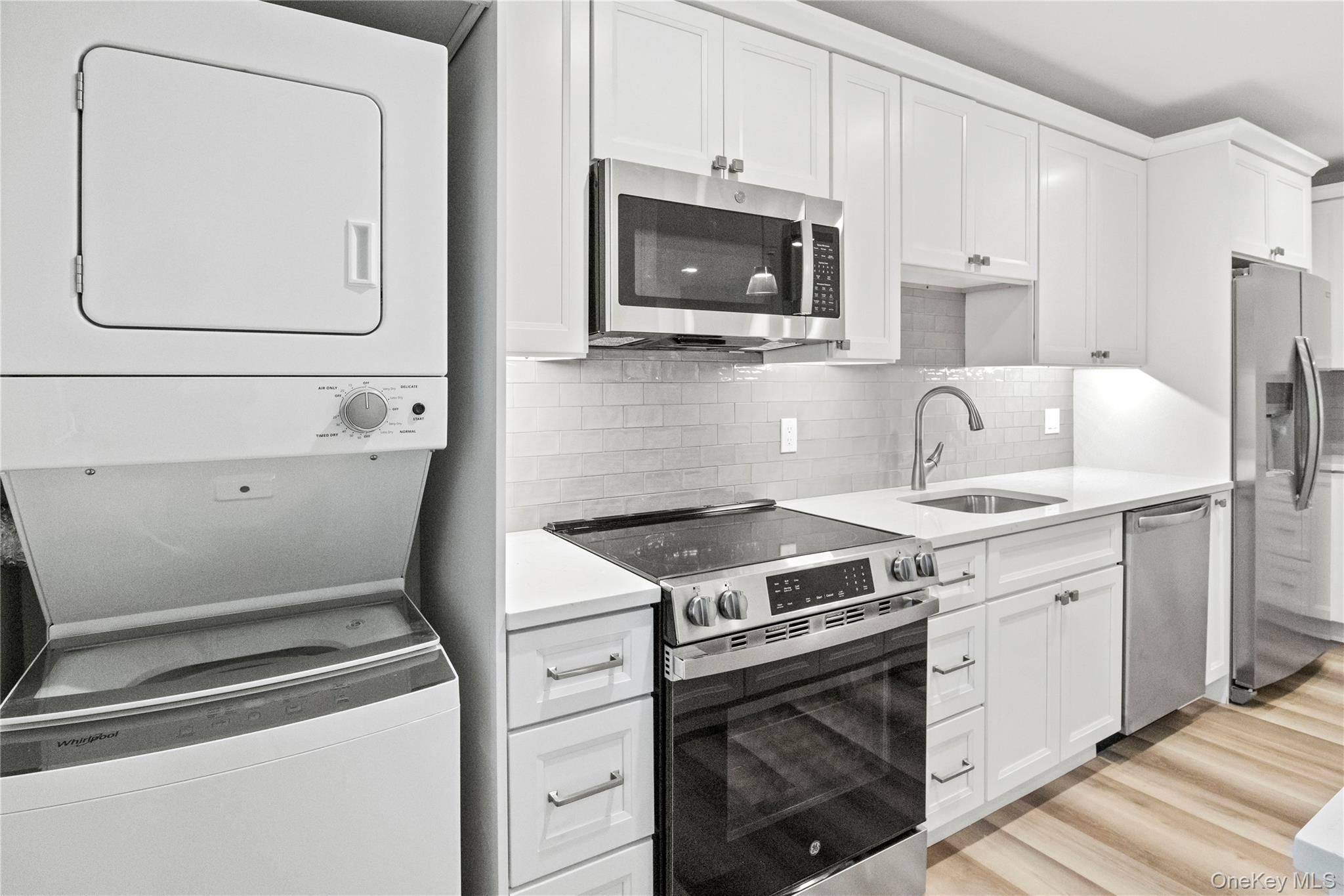 #3 photo, 71 W Main Street, מחוז נסאו Oyster Bay , NY 11771