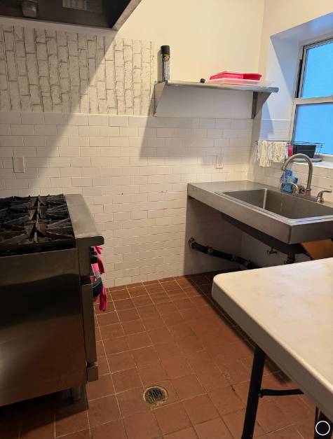 #21 photo, 47-33 Little Neck Pkwy Community Facility House of Worship, Куинс ‖ Little Neck , NY 11362