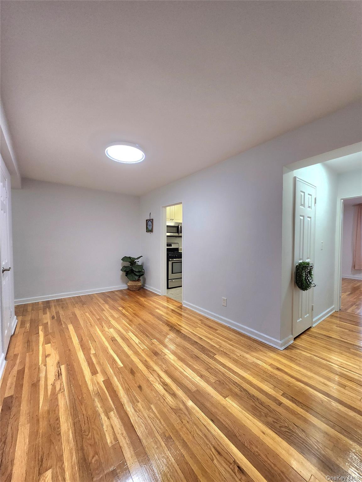 #8 photo, 11 Wooleys Lane, Нассау ‖ Hempstead , NY 11023