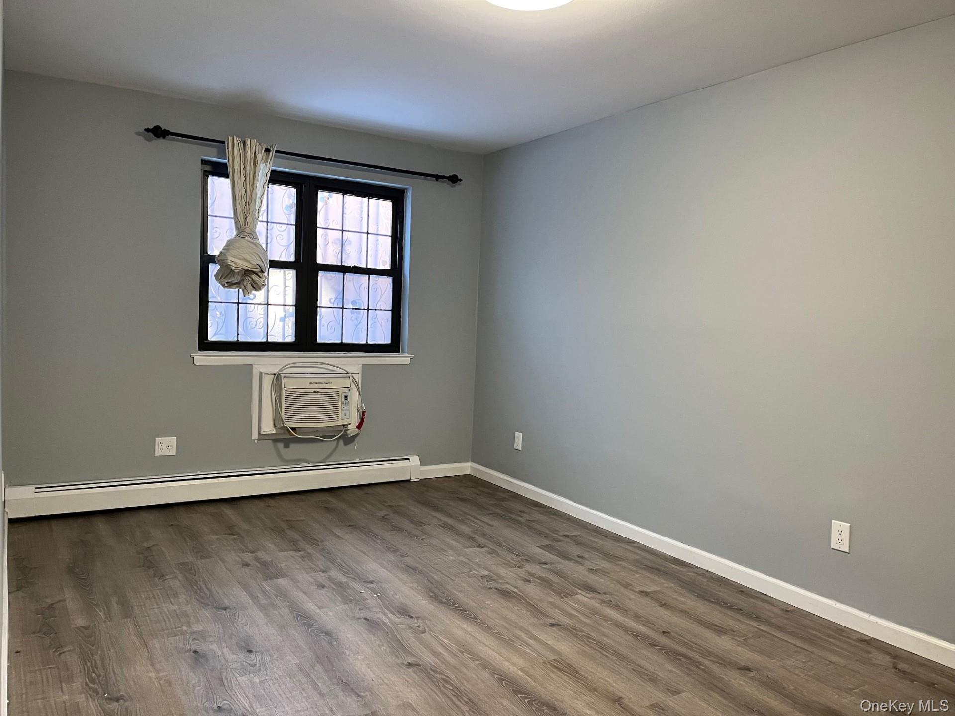 #4 photo, 219-36 64th Avenue, बेसाइड Bayside , NY 11364