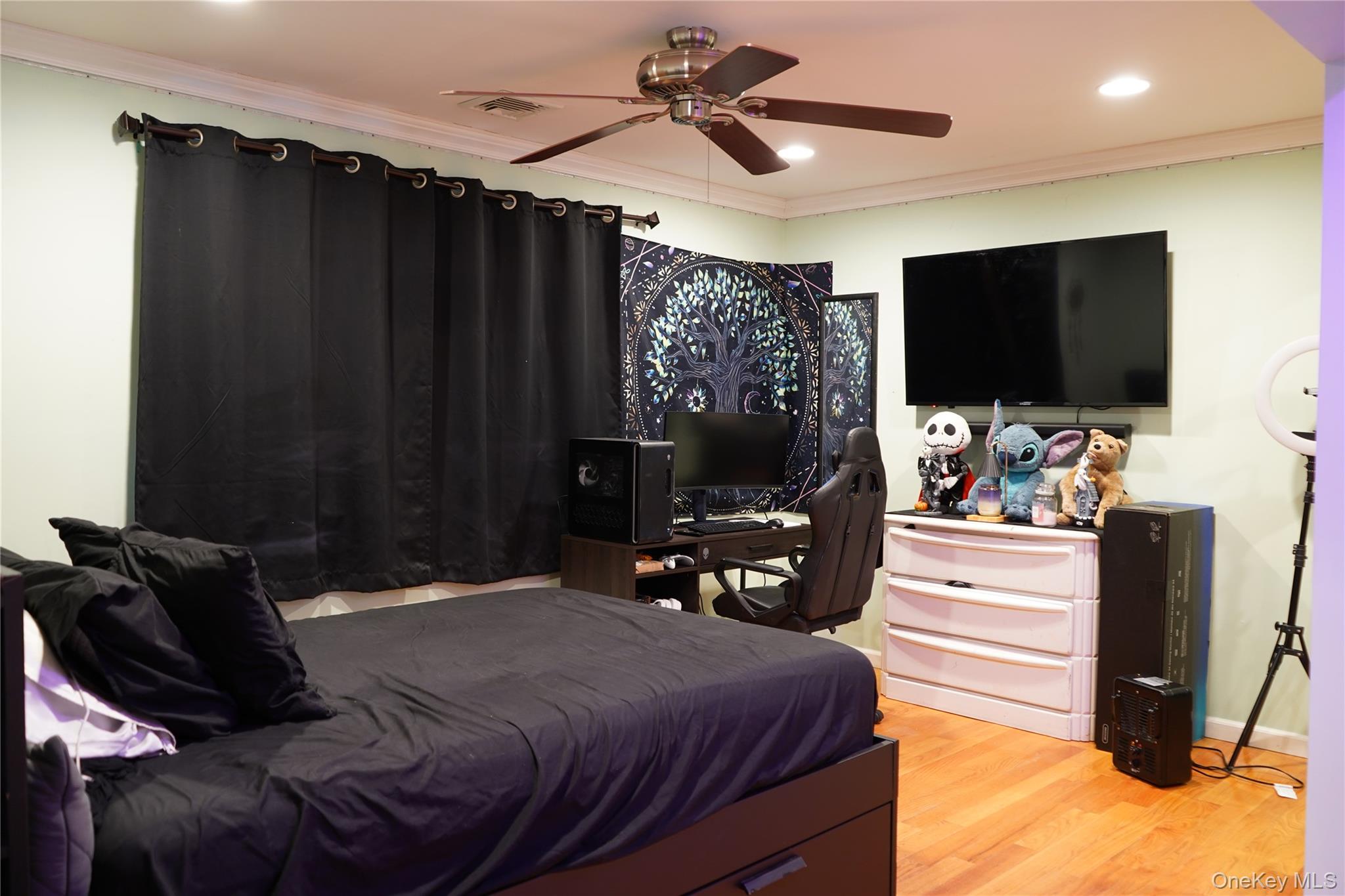 #13 photo, 4 Manor Hills Drive, सफ़ोक काउंटी Manorville , NY 11949