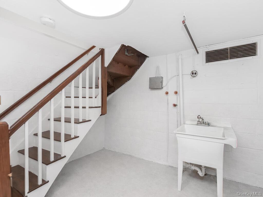 #10 photo, 111 Alta Avenue, Yonkers , NY 10705